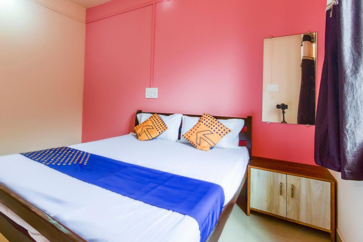 Standard Double Room with Fan photo 2