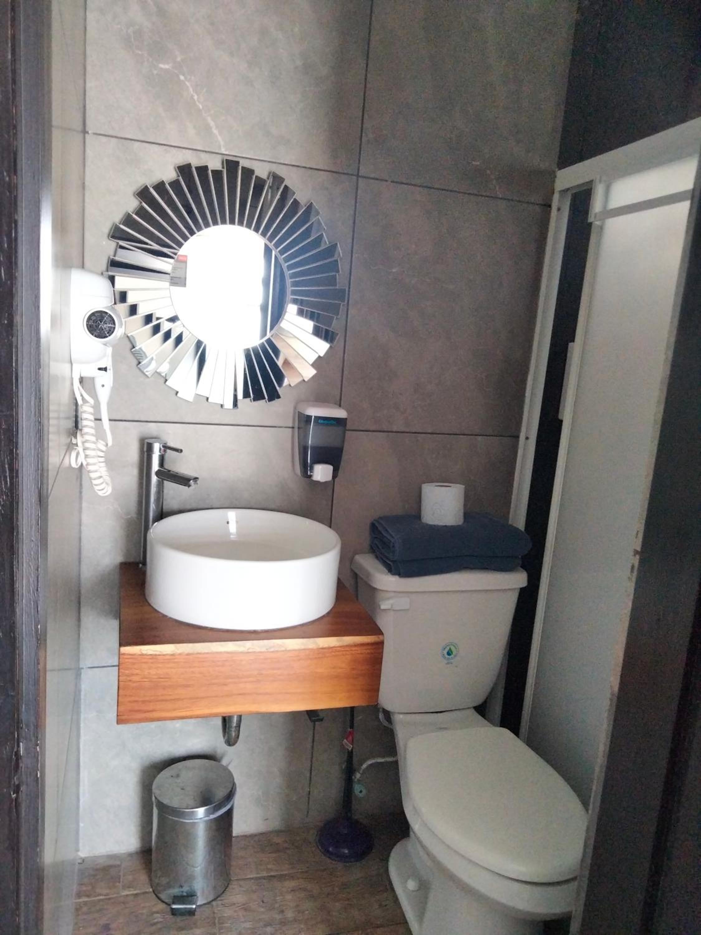Standard Suite - Photo 18