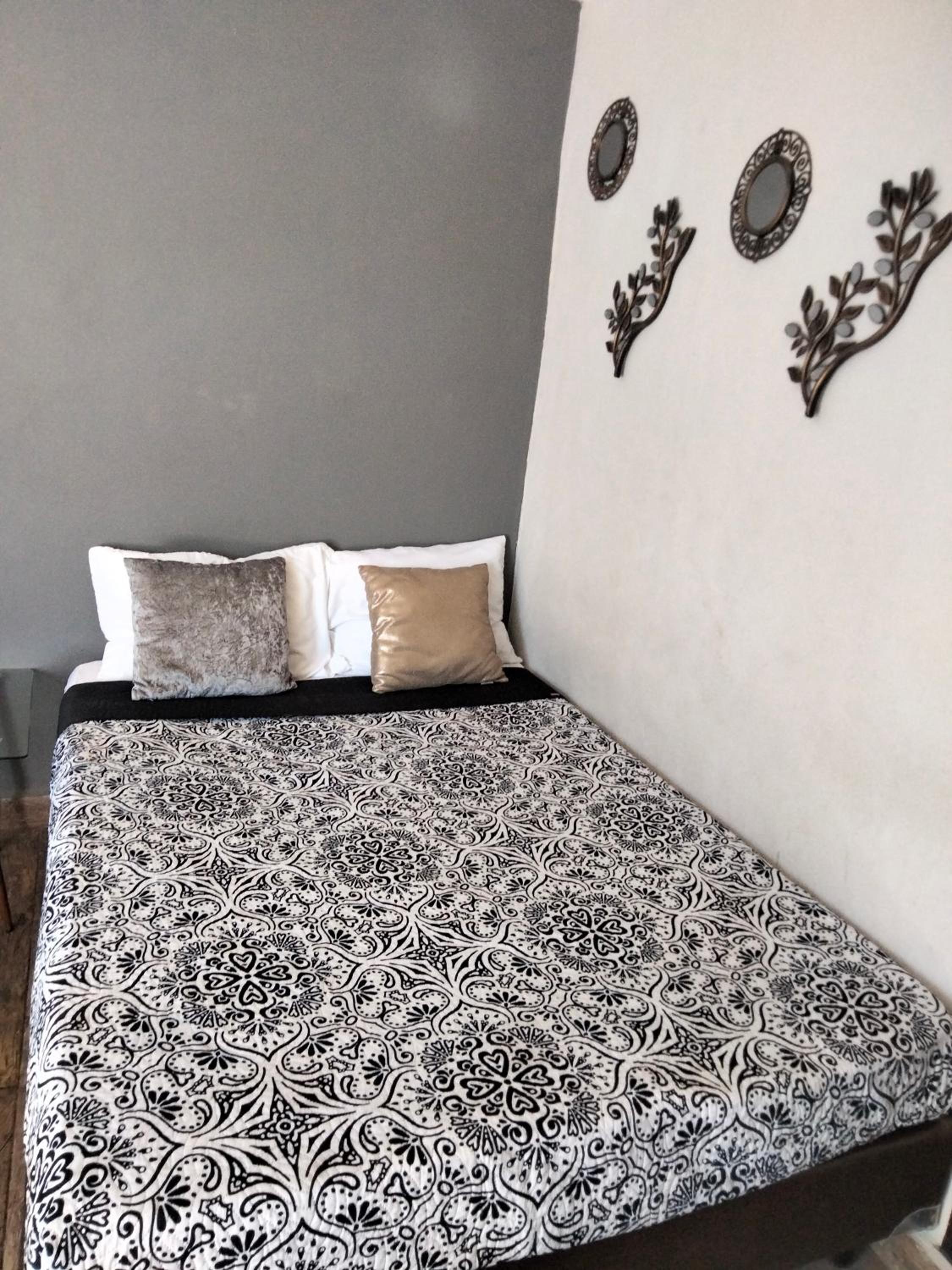 Standard Suite - Photo 14