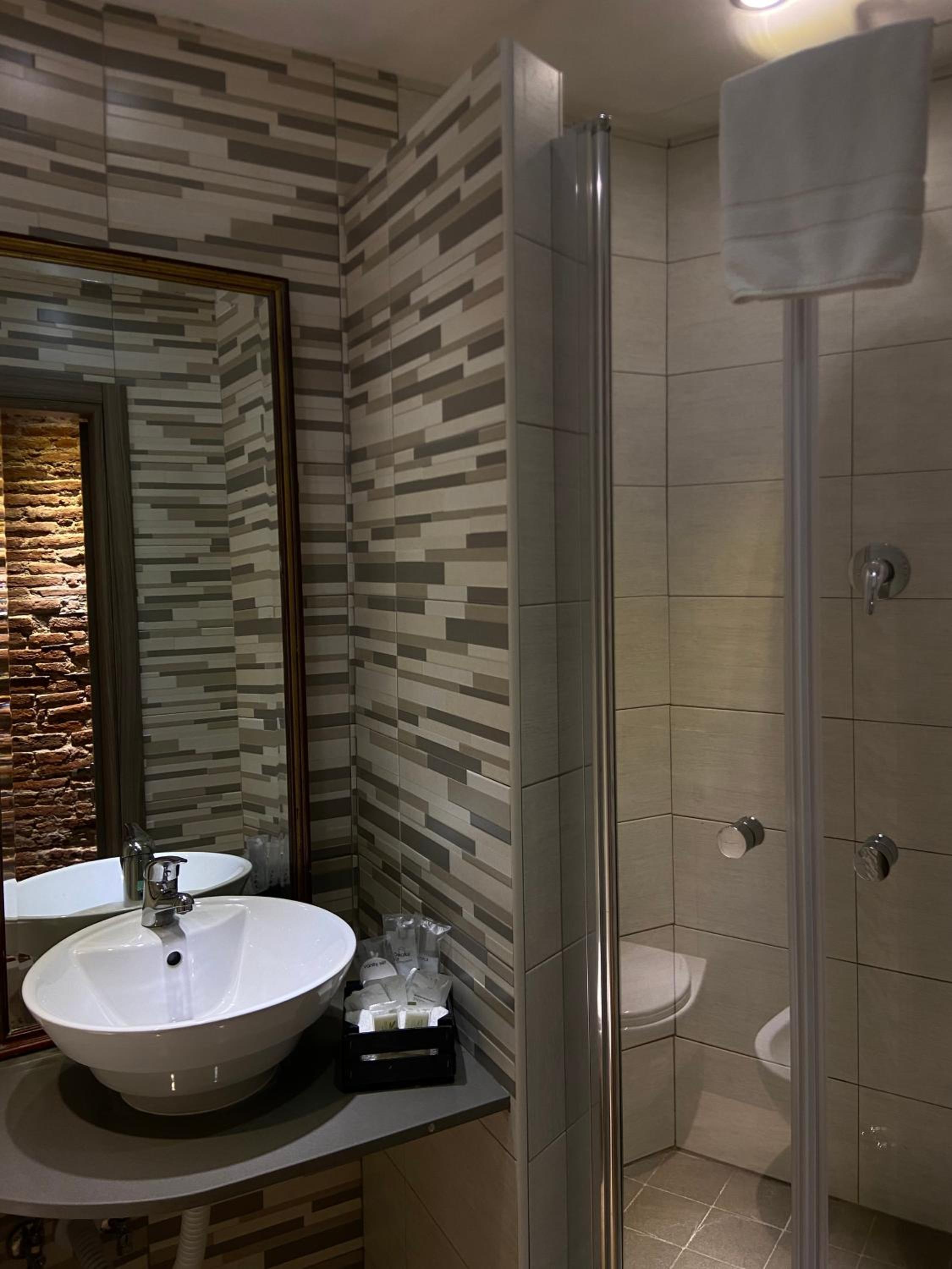 Superior Double Room - Photo 1