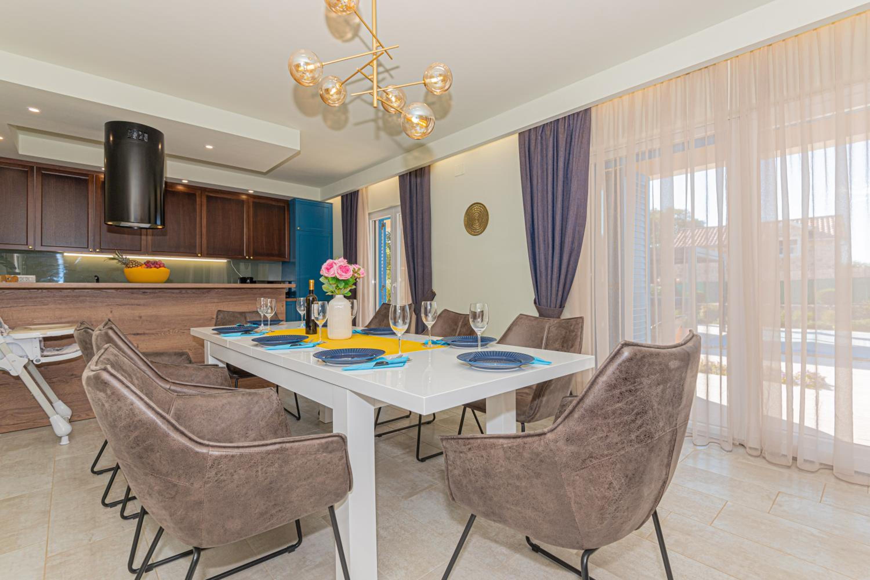 Villa photo 3