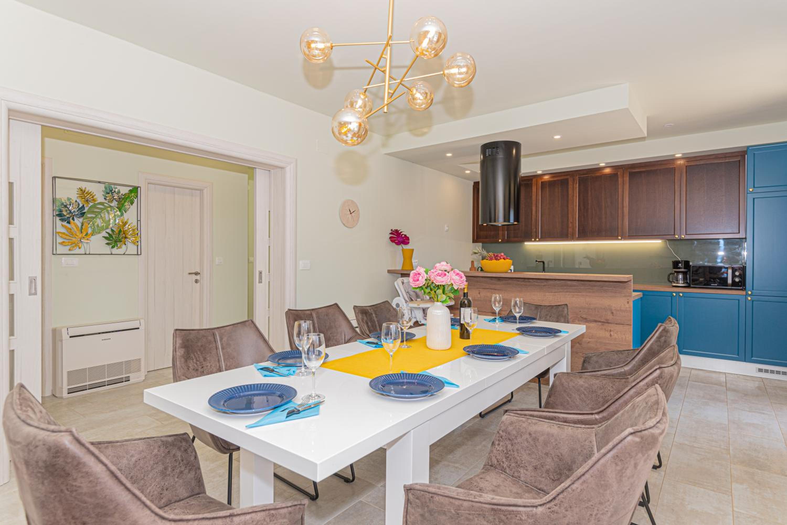 Villa photo 2