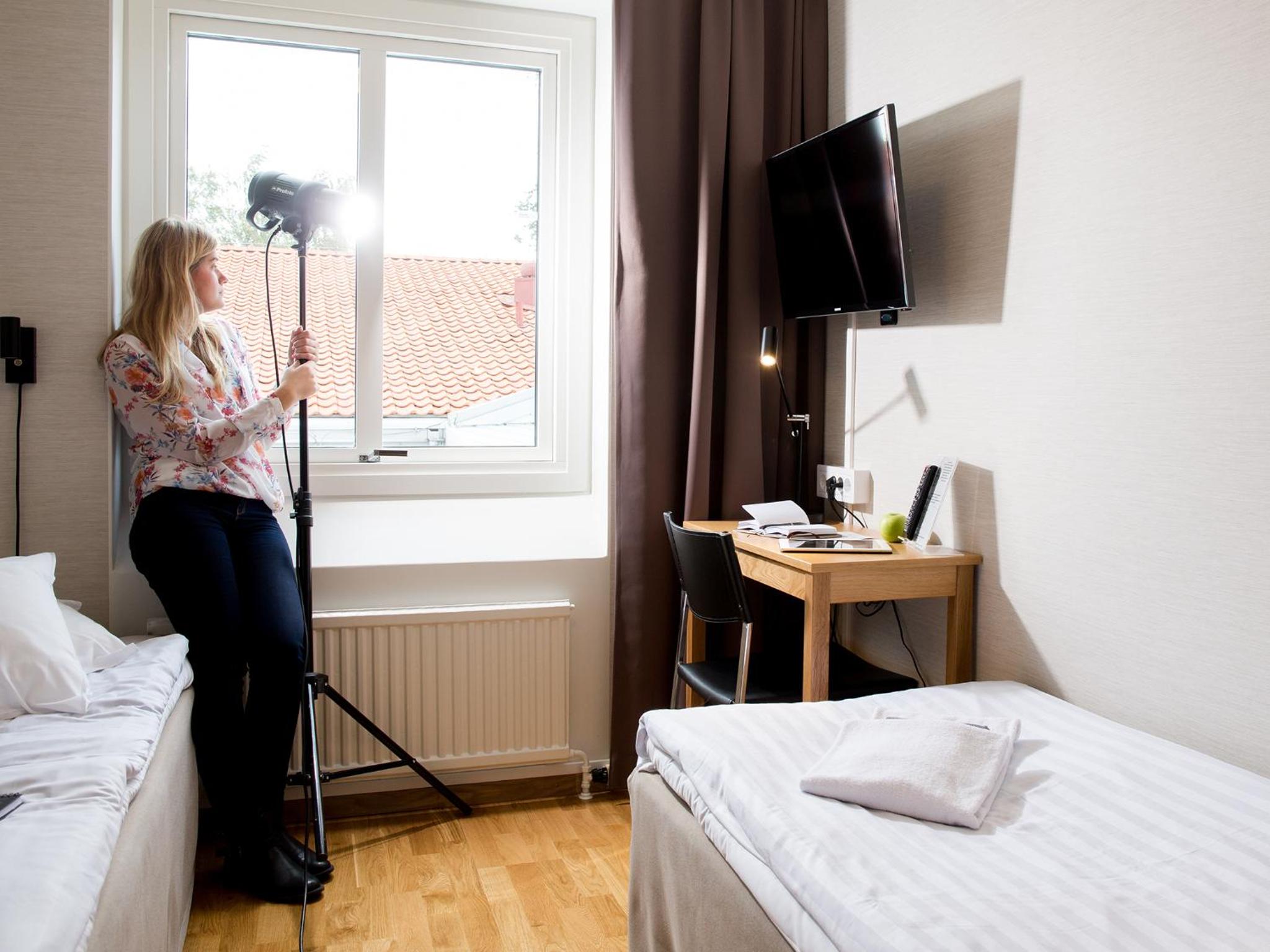 Standard Twin Room - Photo 3