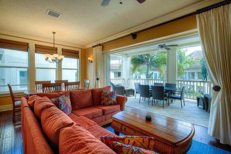 Three-Bedroom Villa photo 1
