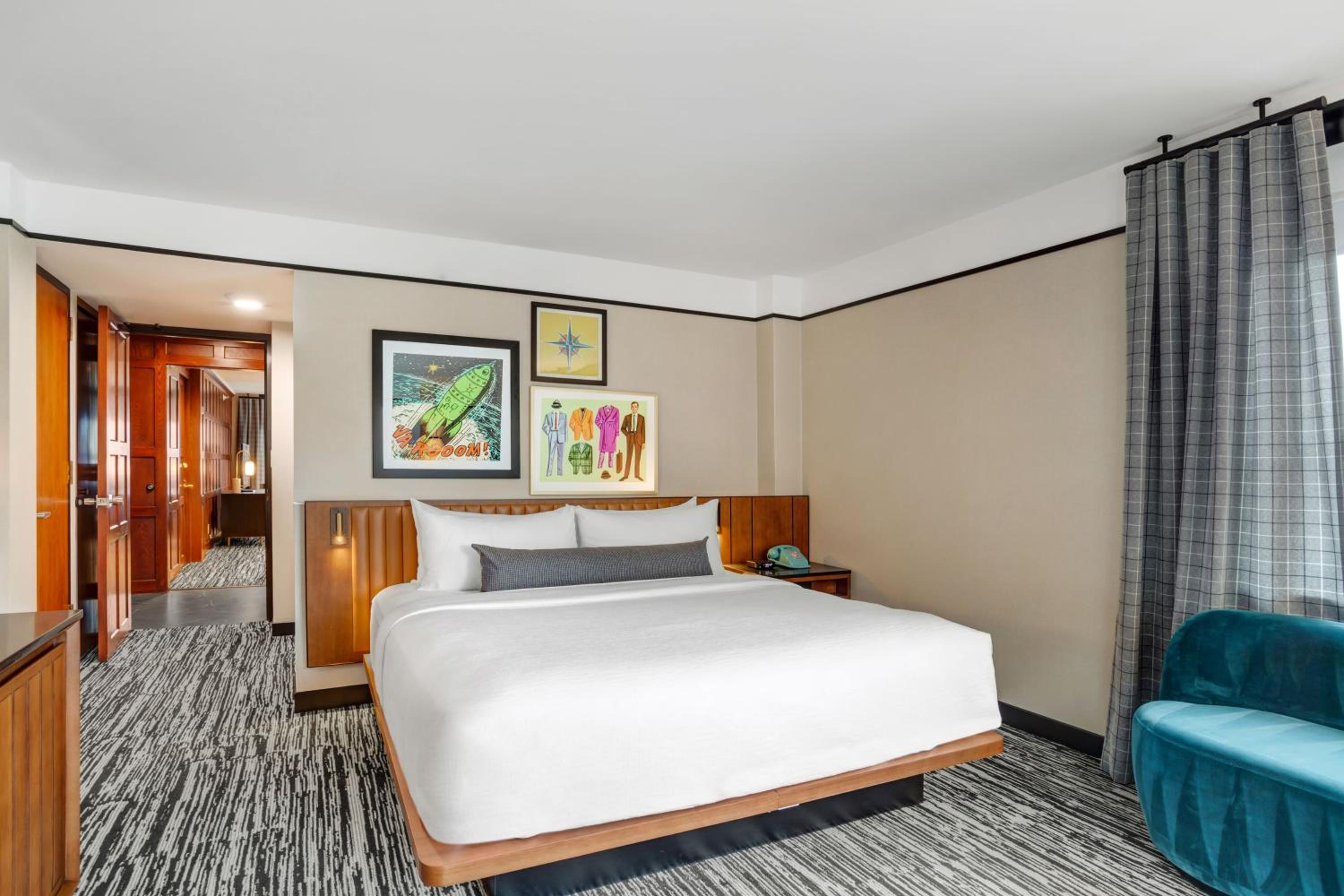 Queen Room - Hearing Accessible - Photo 1