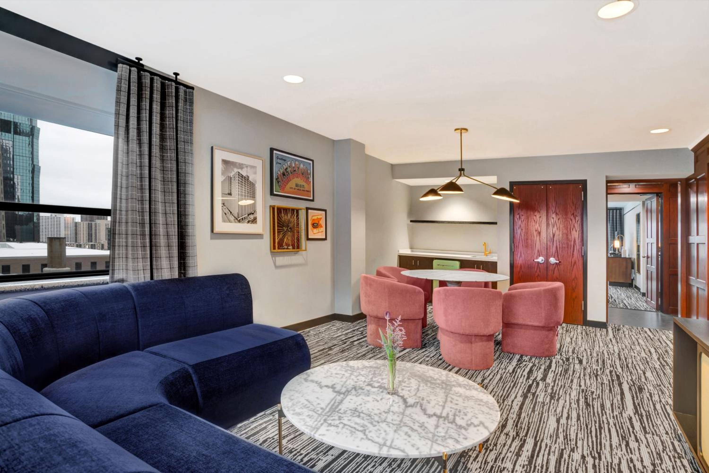 Queen Room - Hearing Accessible - Photo 4