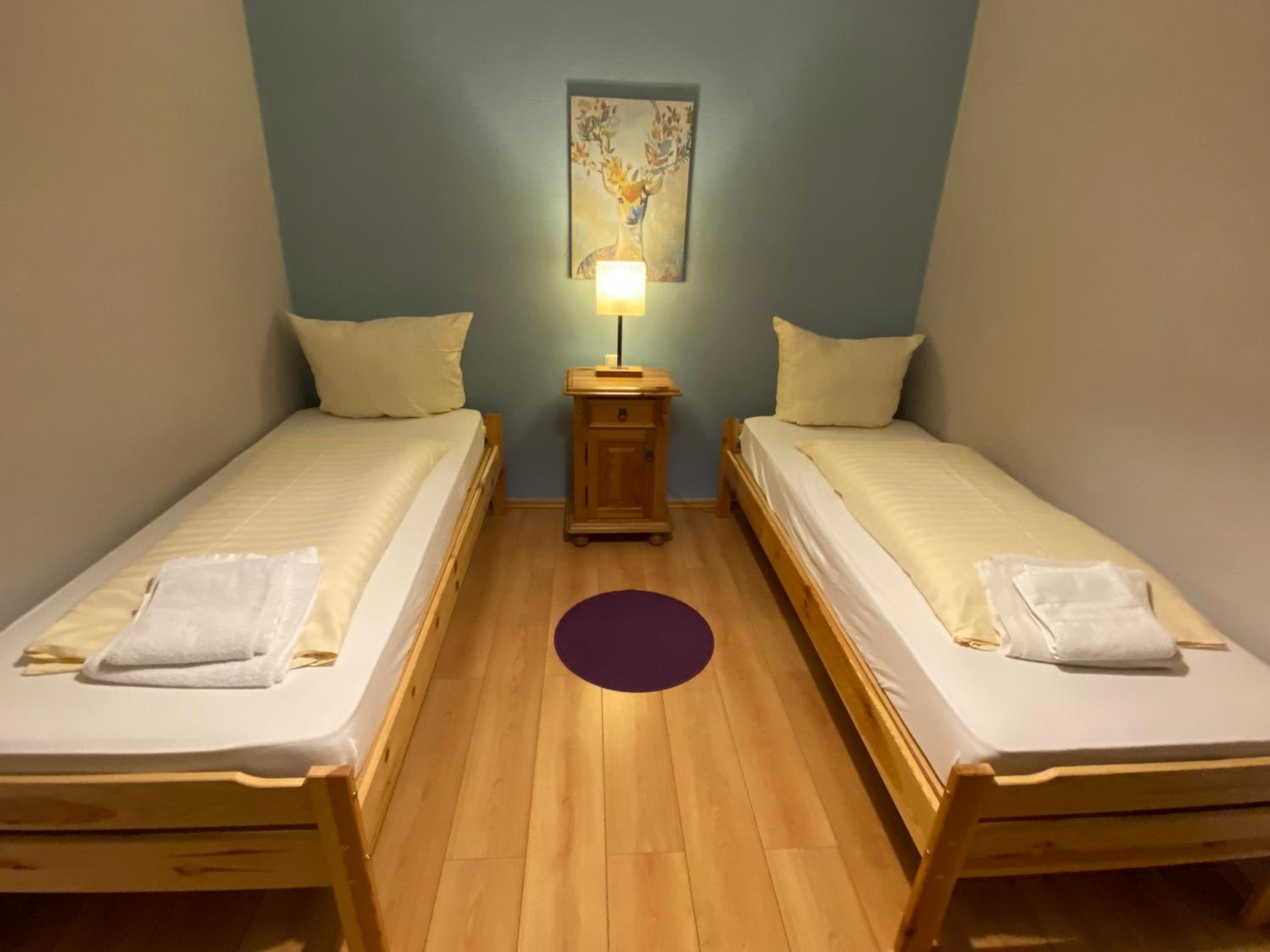Twin Room with Bathroom - Photo 1