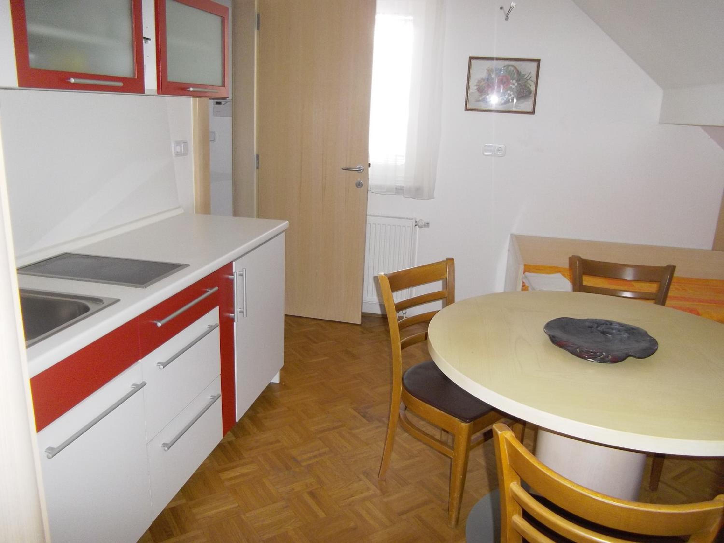 One-Bedroom Apartment - Photo 6