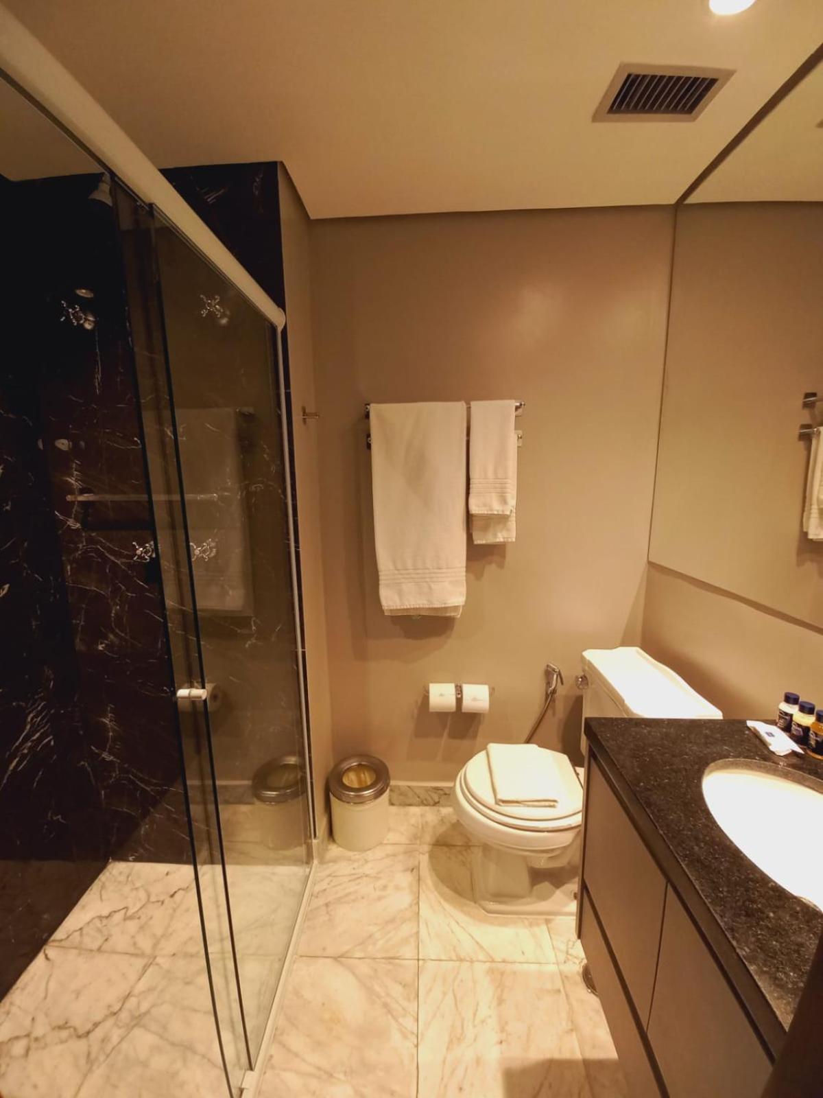 Superior Suite thumbnail 5