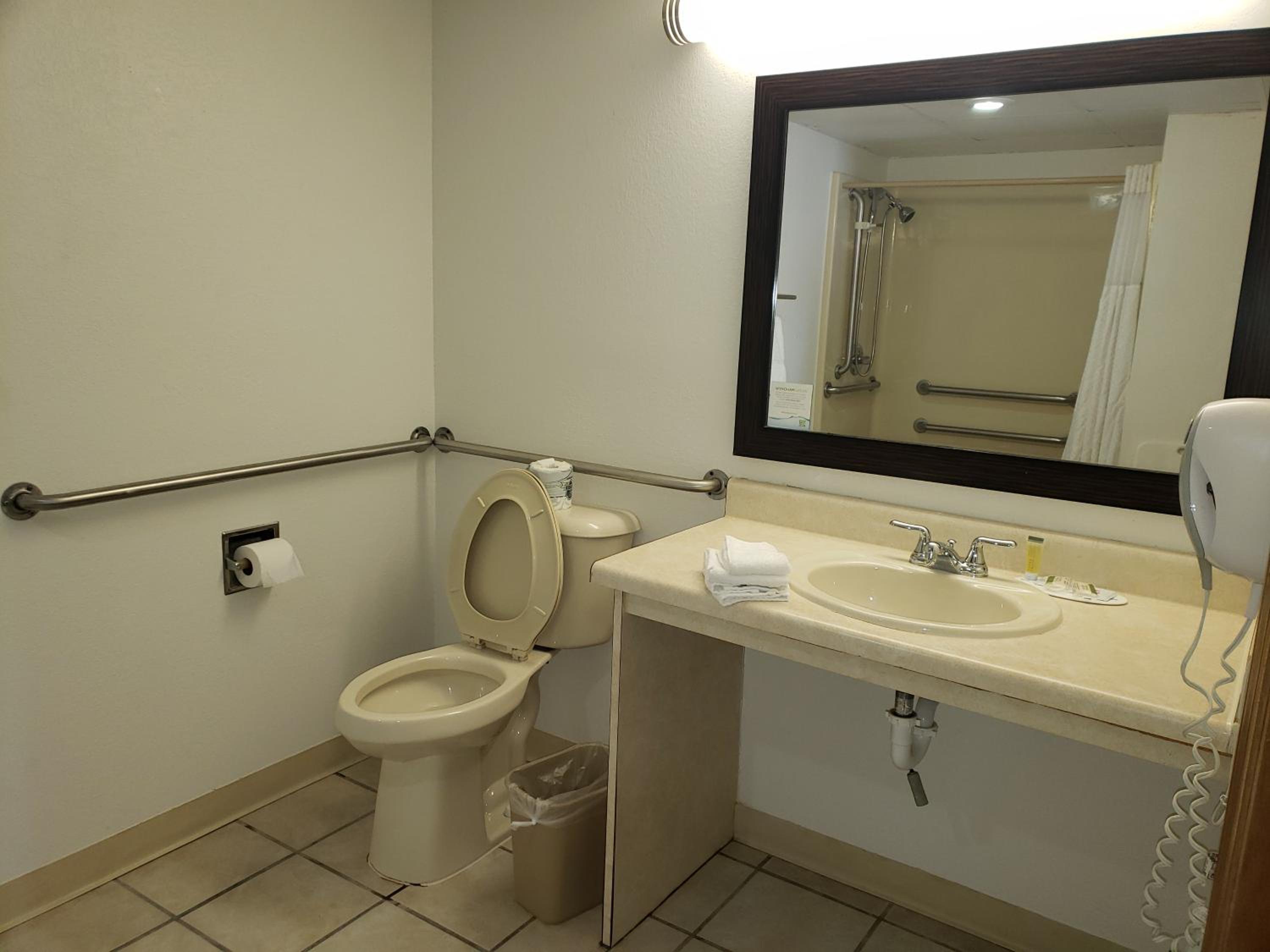 King Room - Mobility Access/Smoking - Photo 2