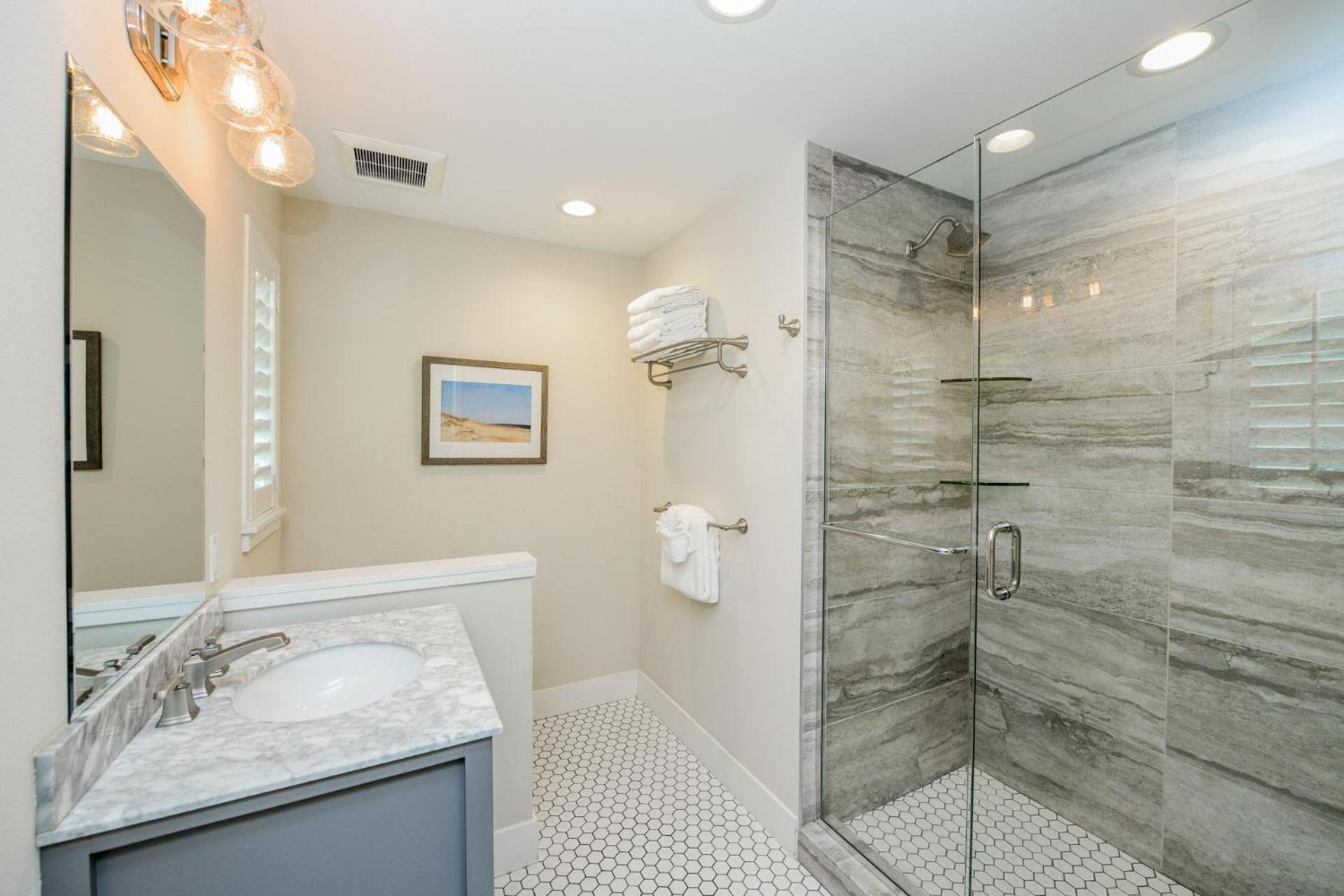 Three-Bedroom Vacation Home  photo 2