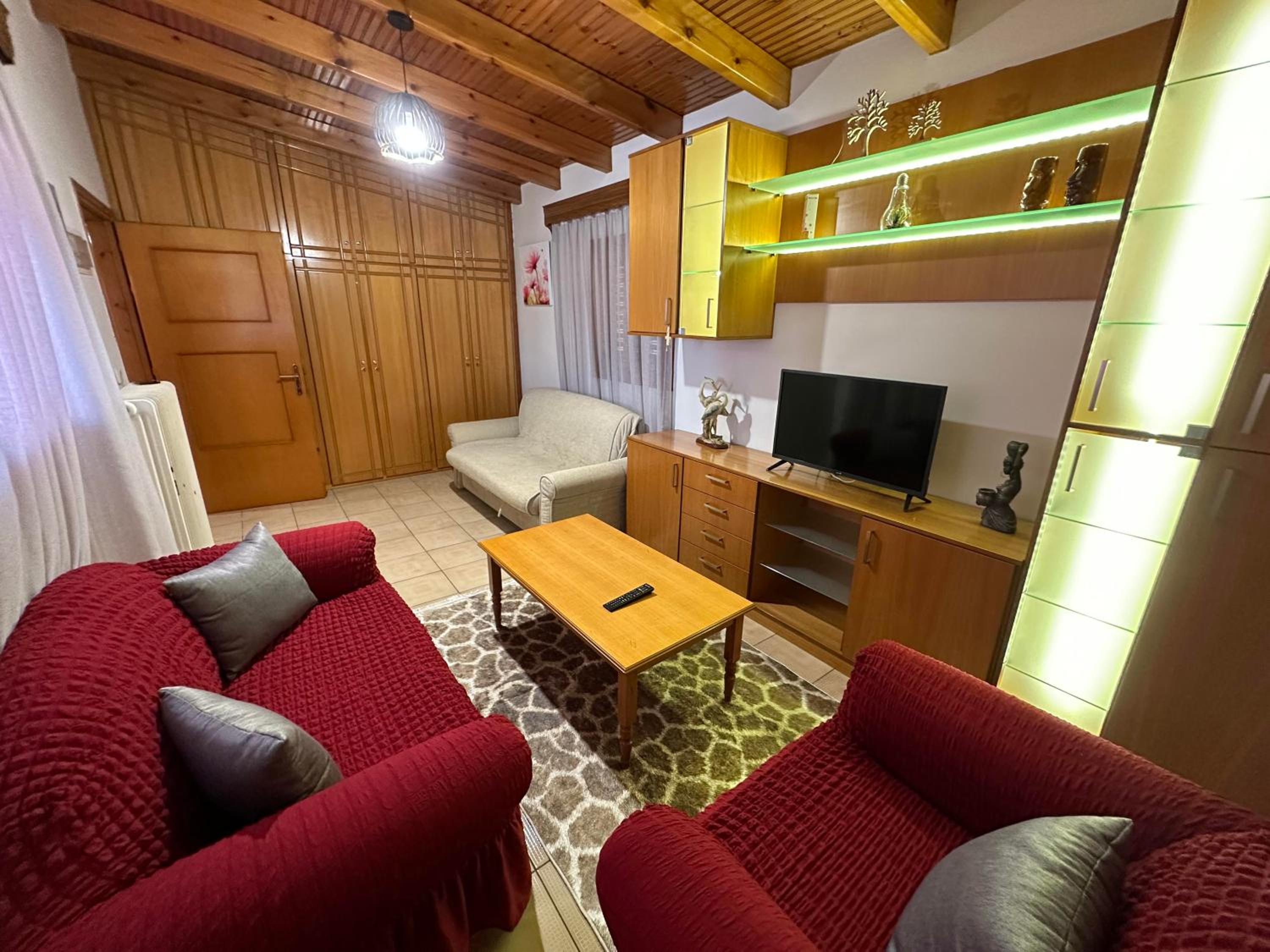 One-Bedroom Apartment photo 1