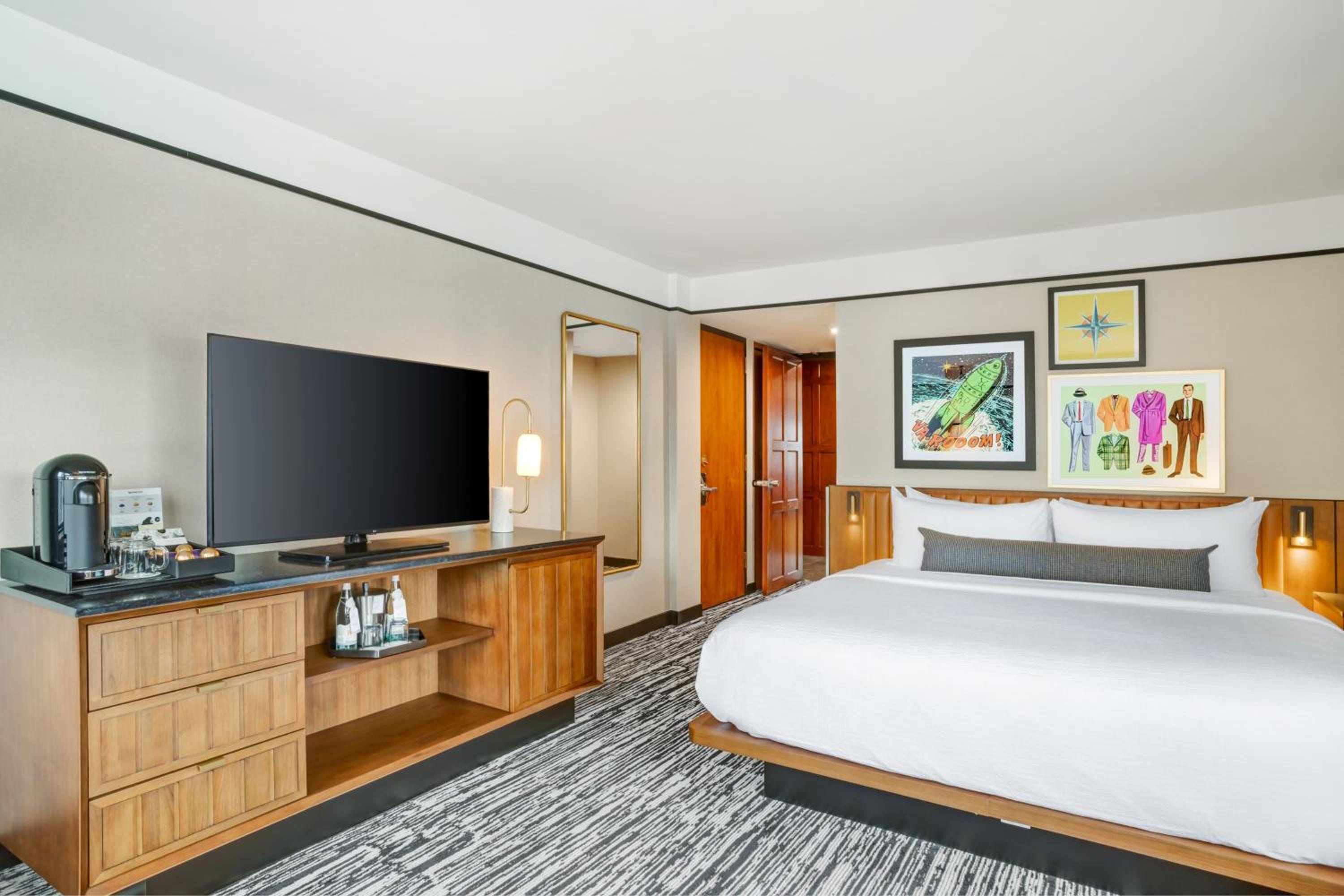 One-Bedroom Suite - Communications/Mobility Accessible - Photo 1