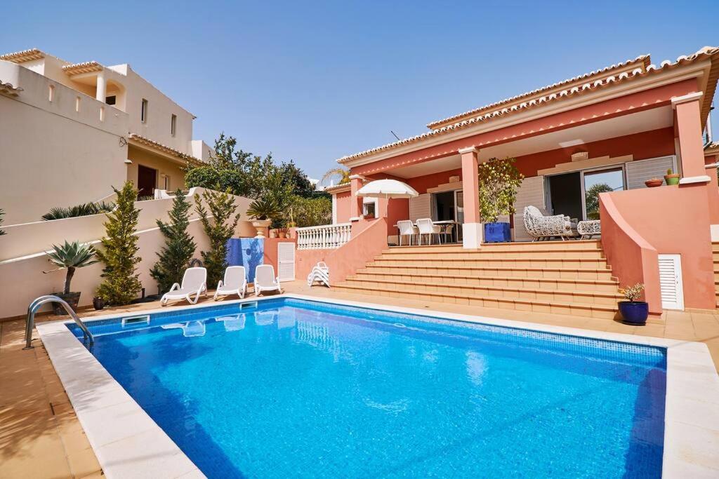 Three-Bedroom Villa photo 2