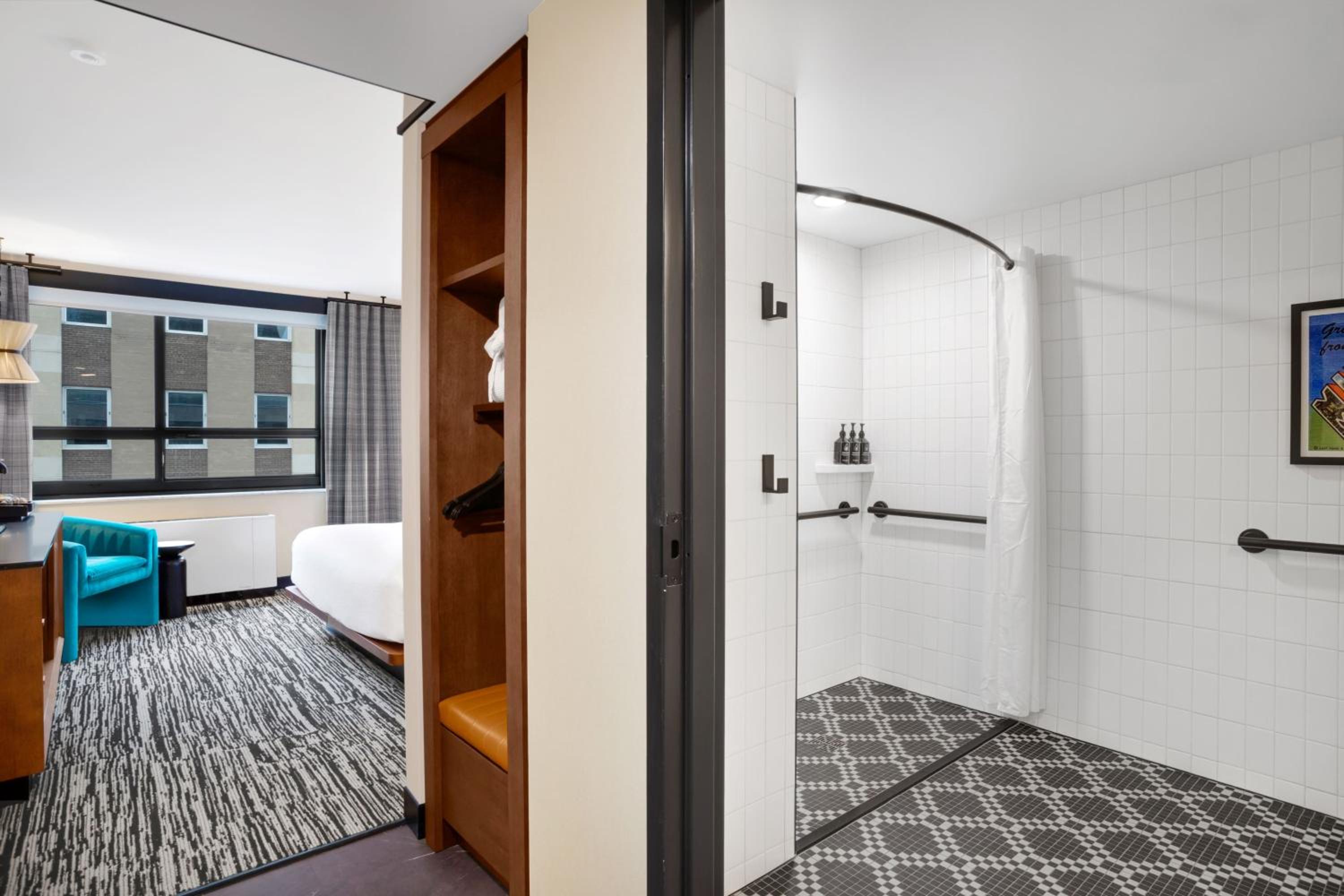 Queen Room with Two Queen Beds and Roll in Shower - Mobility Accessible - Photo 2