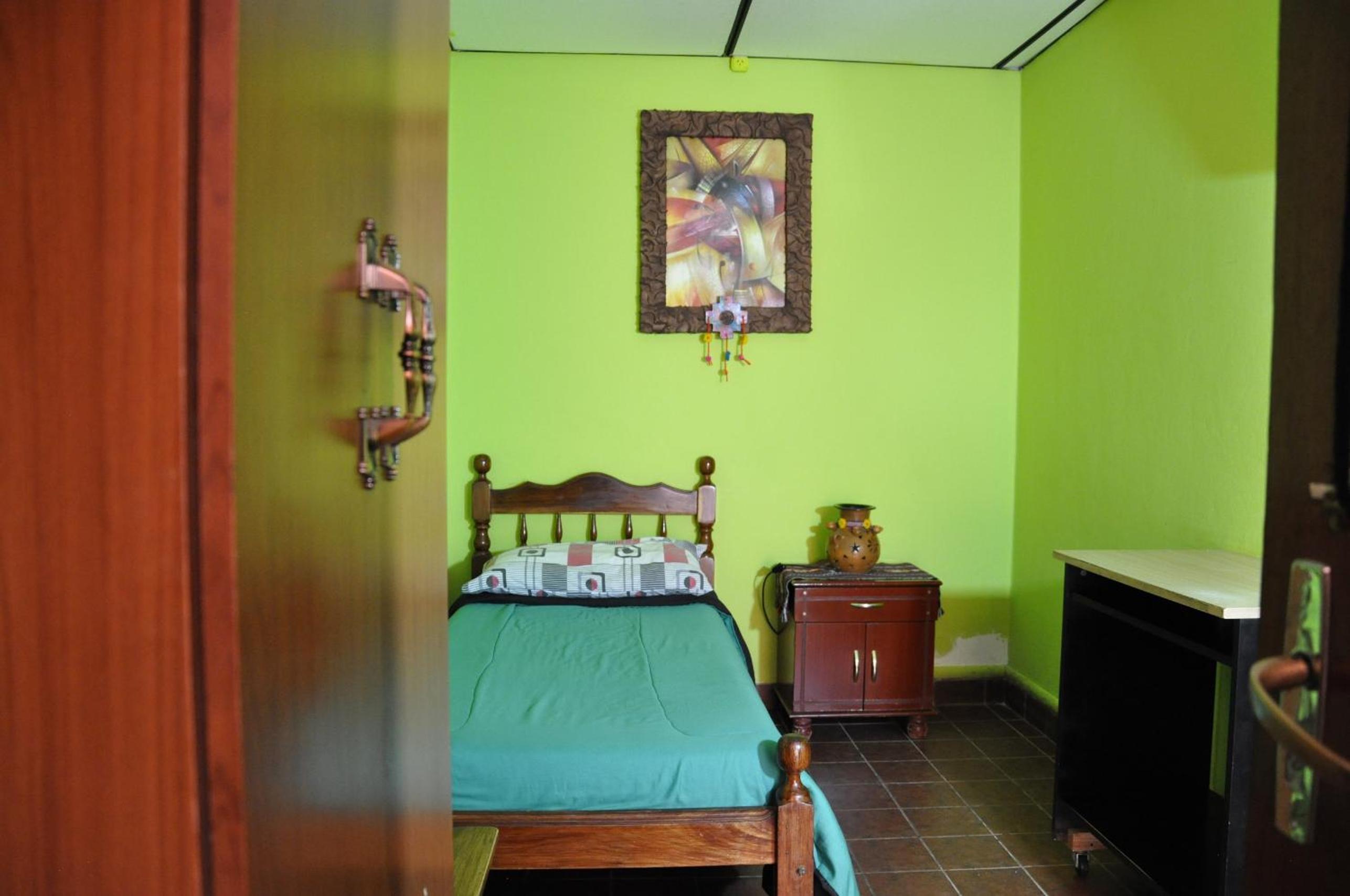 Single Room with Shared Bathroom photo 1