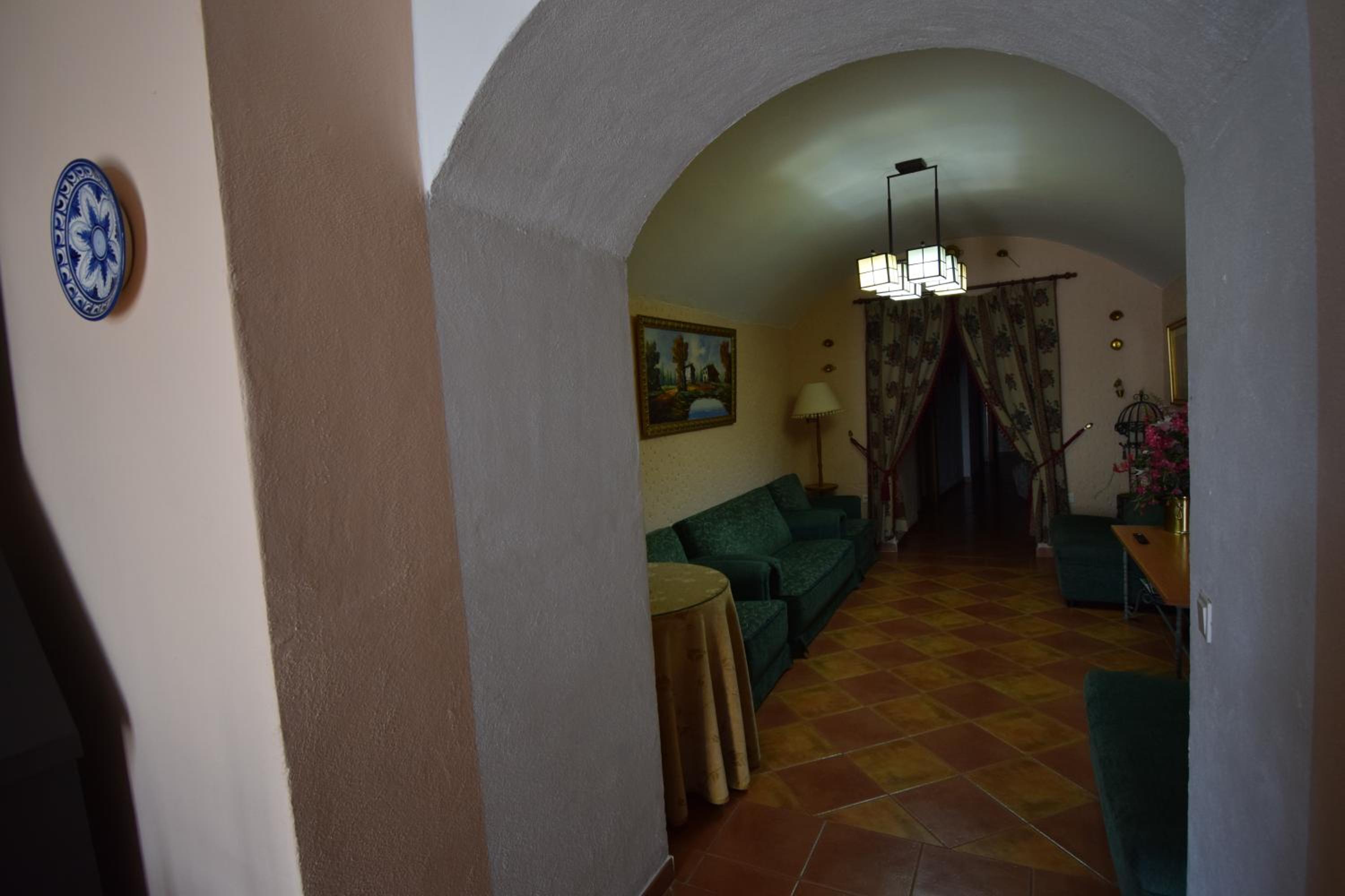 Cave (9 Adults) - Photo 2