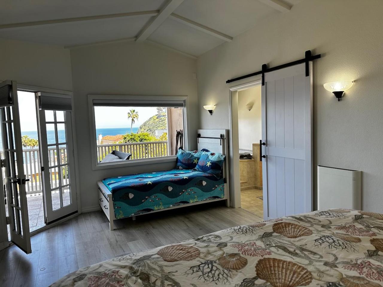 Two-Bedroom House - Photo 12