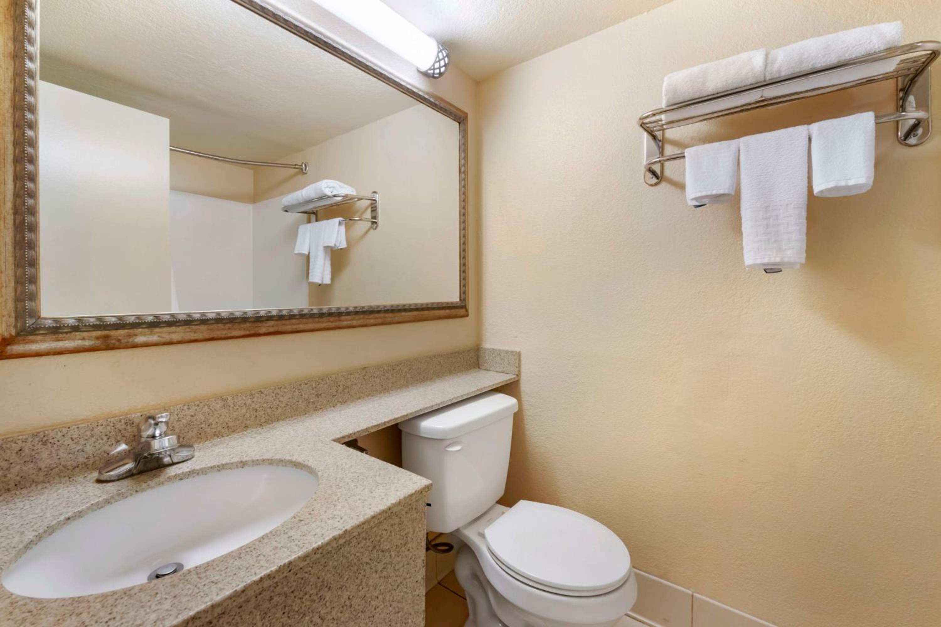 King Room with Balcony - Non-Smoking - Photo 2