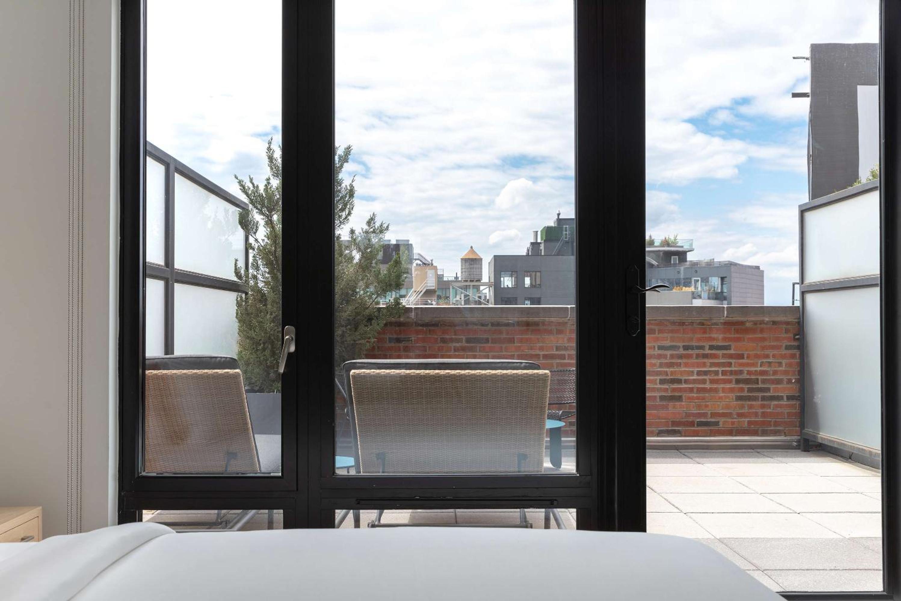 Terrace King thumbnail 5