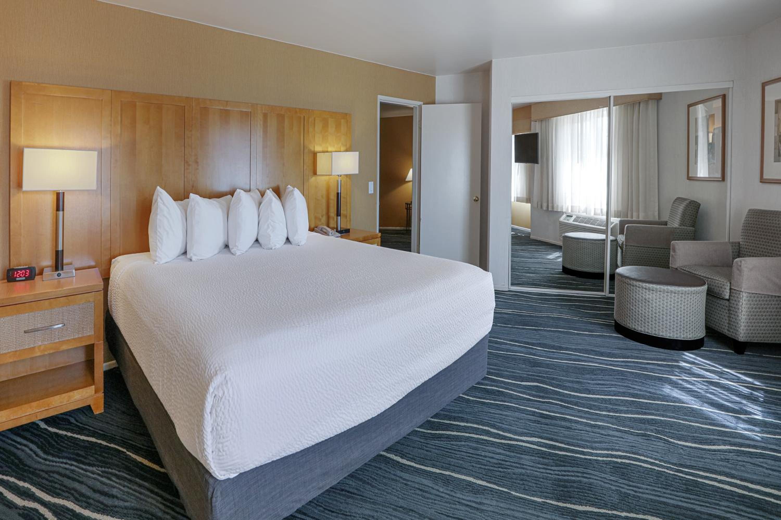 Two-Bedroom Suite with Two King Beds and One Sofa Bed - Non-Smoking photo 1