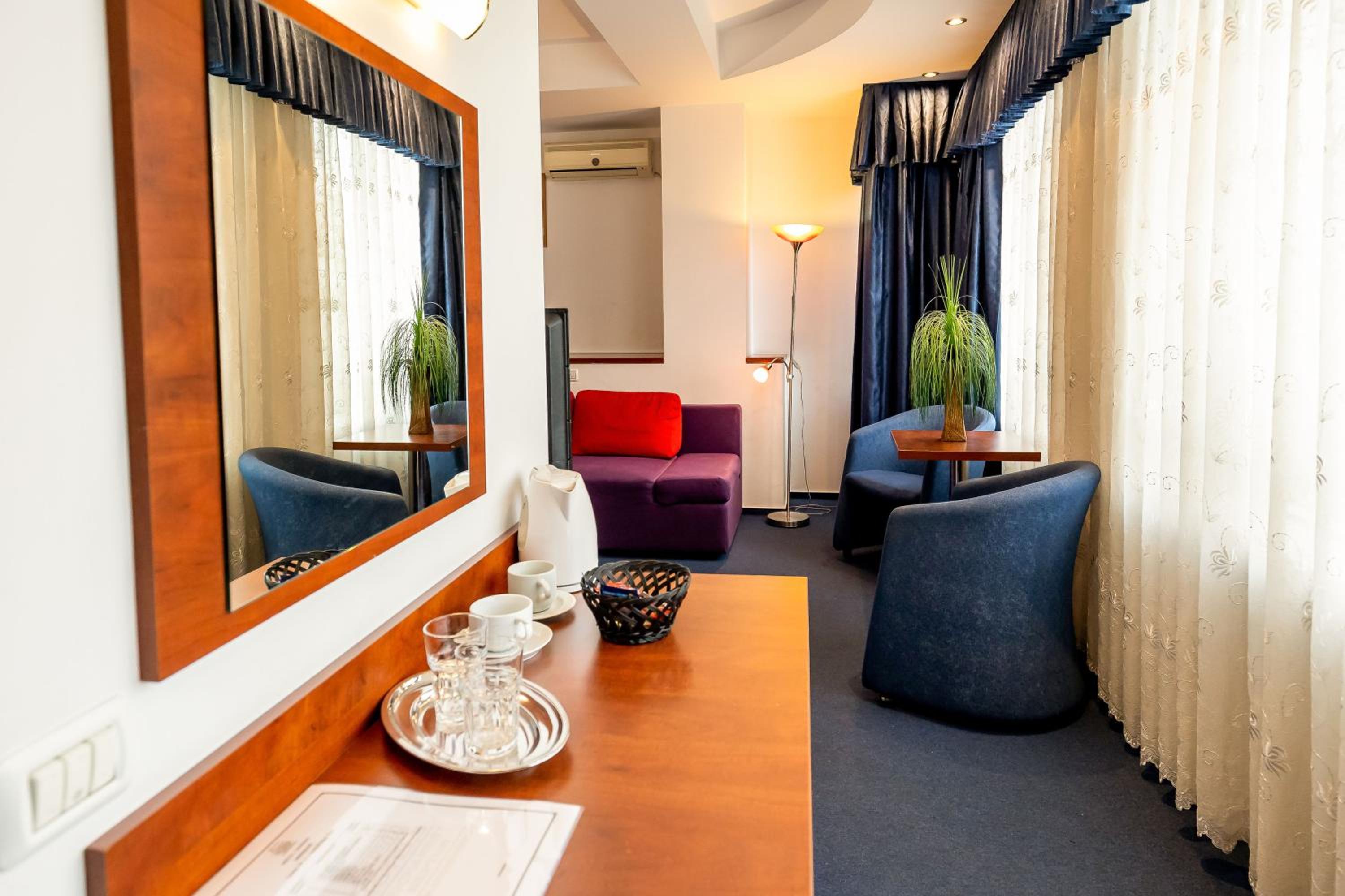 Suite with Terrace - Photo 1