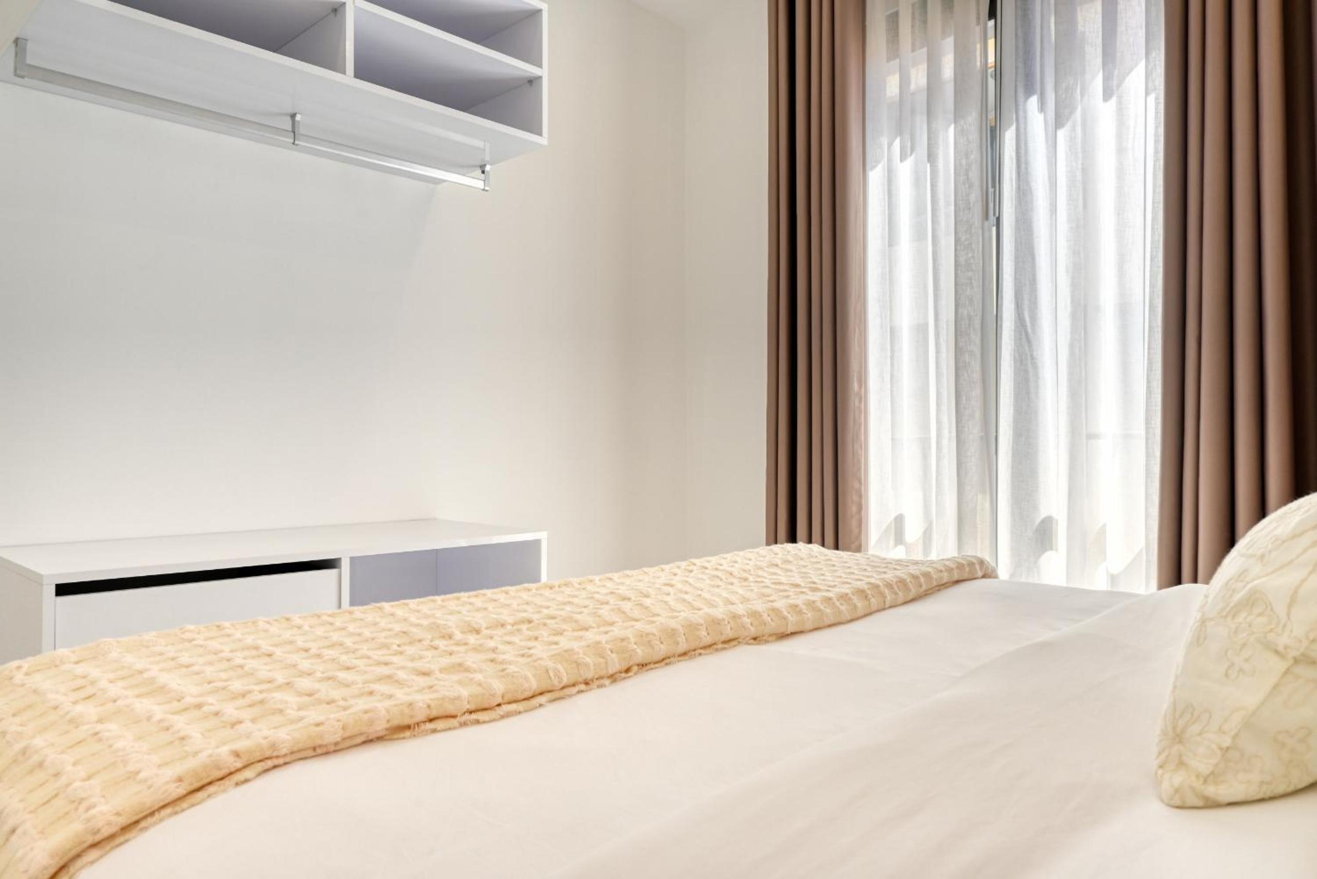 Apartment - Photo 2