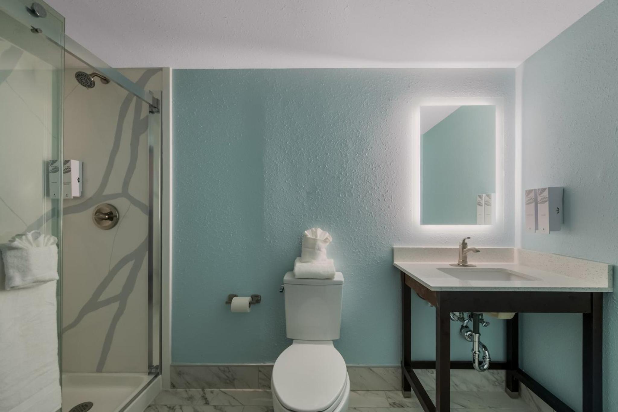  Premium King Room Disability Access with Partial Ocean View Smoke Free - Photo 13