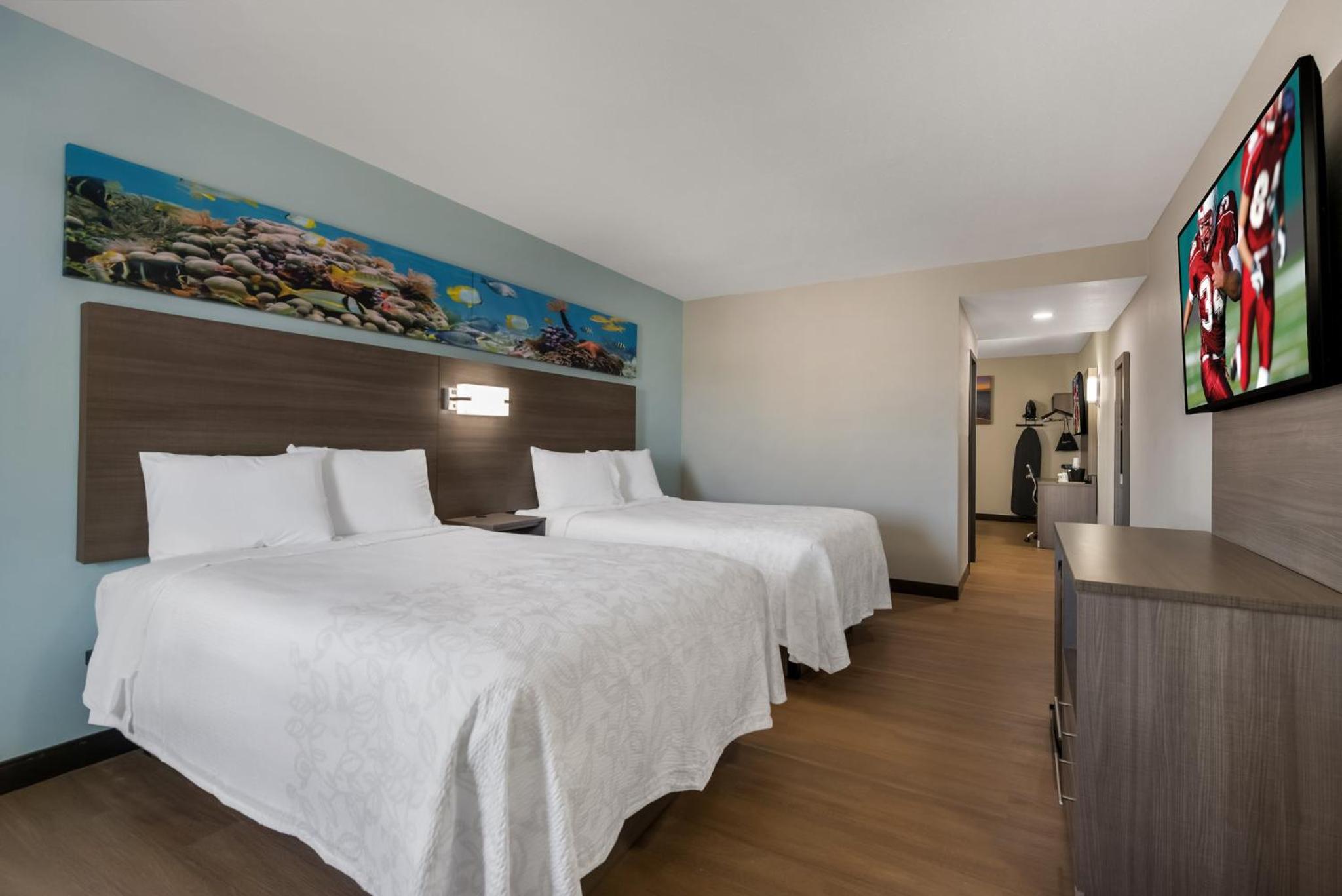  Suite with Two Double Beds Smoke Free - Photo 13