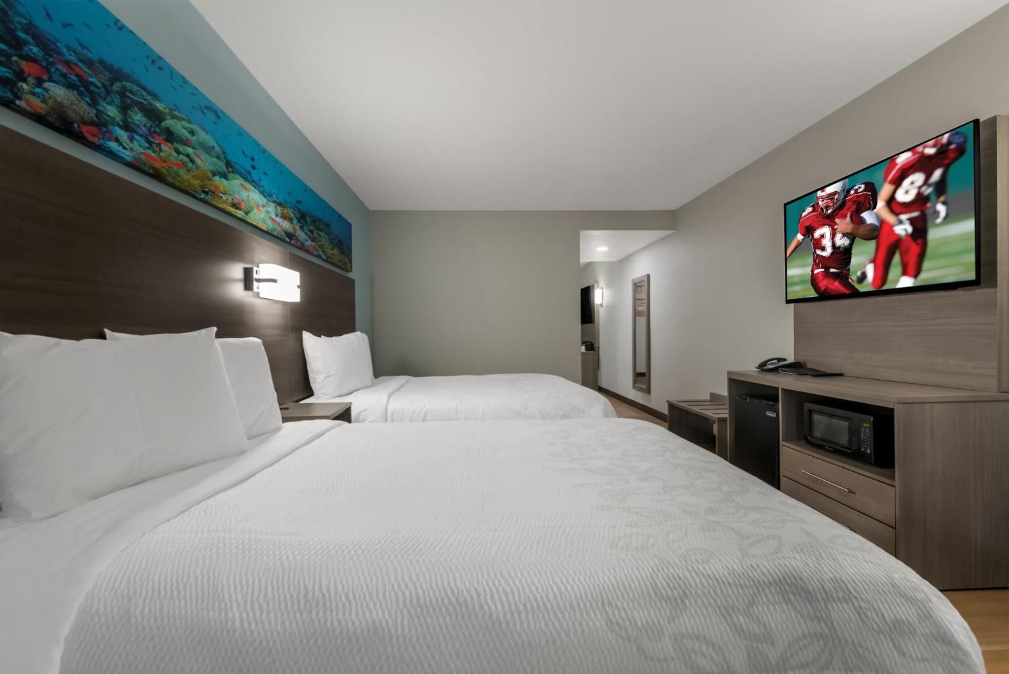  Suite with Two Double Beds Smoke Free - Photo 9