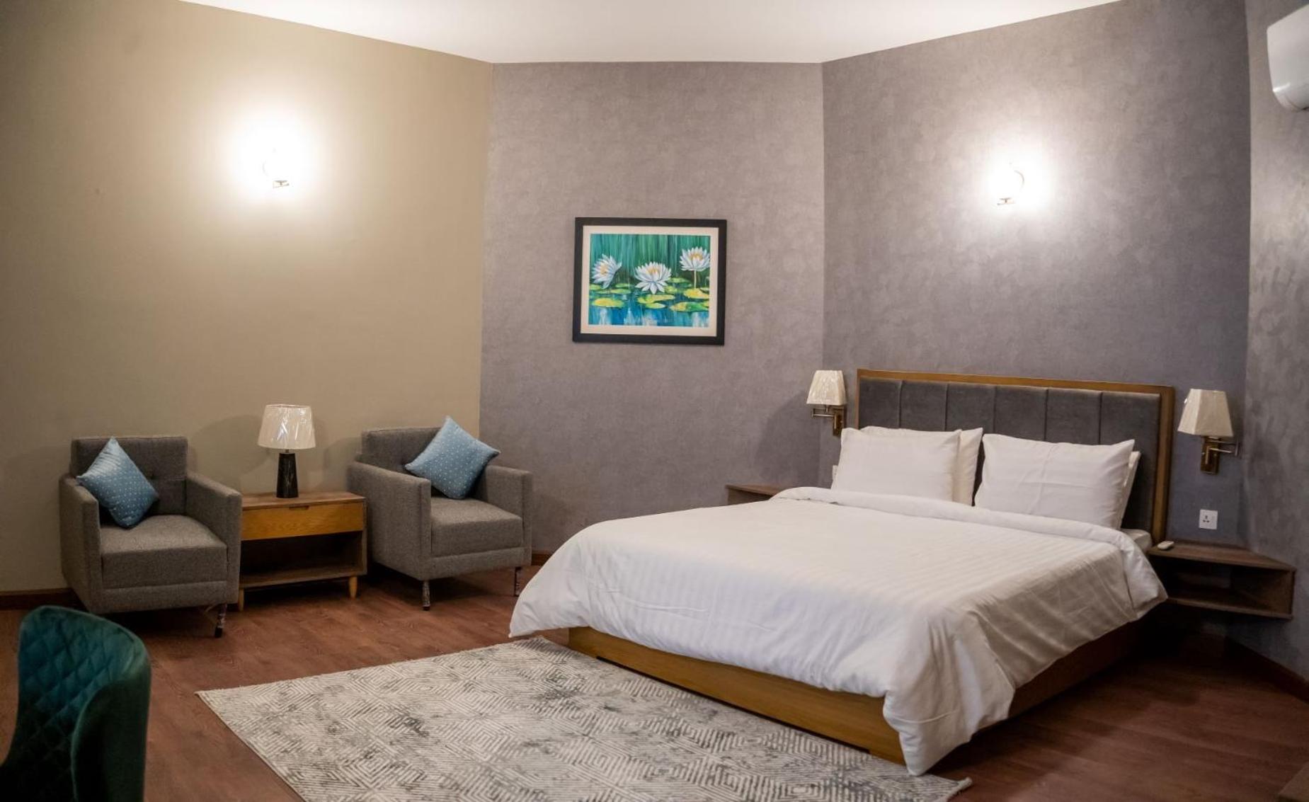 King Room with Mountain View