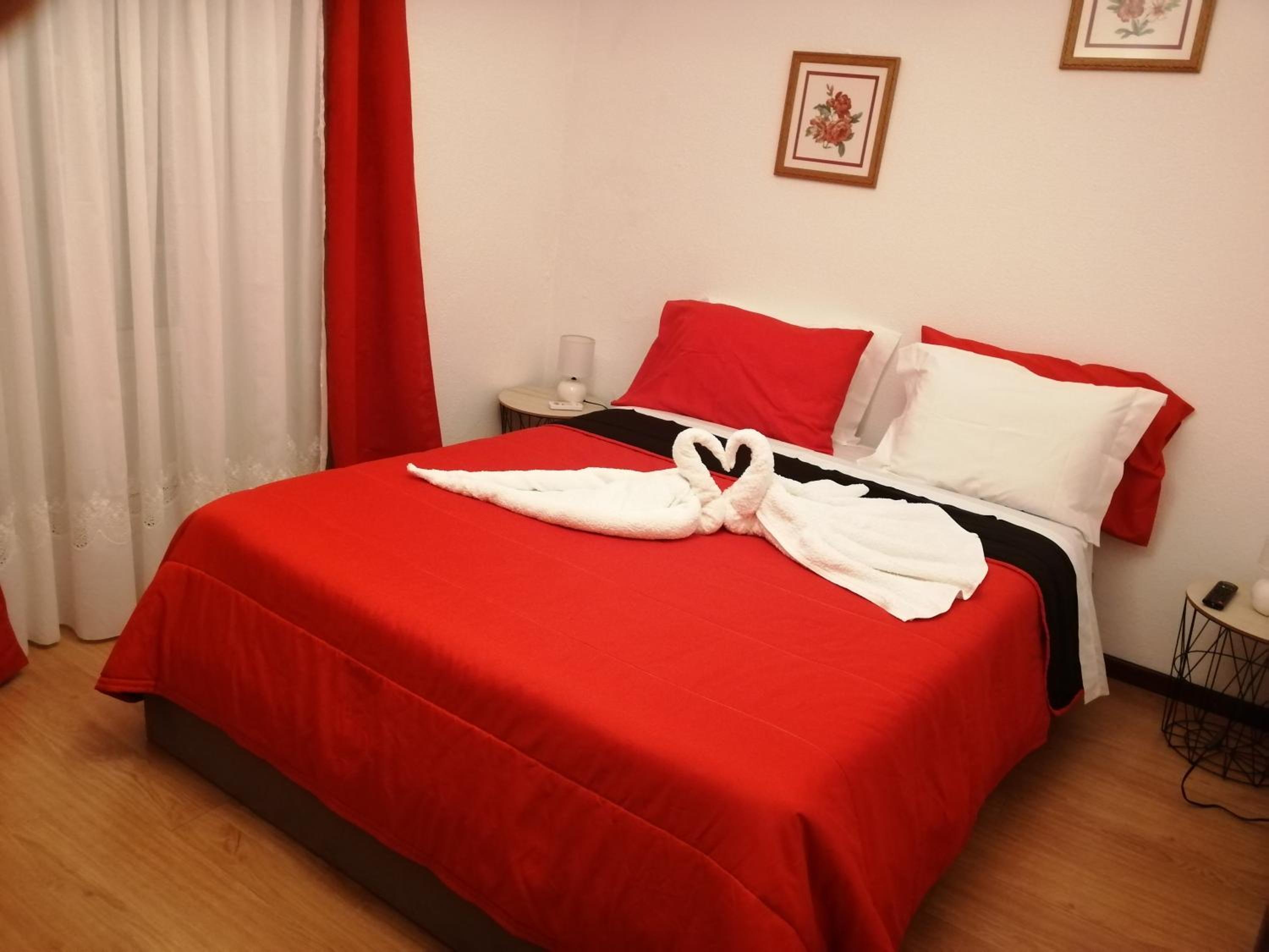 Two-Bedroom House - Photo 28