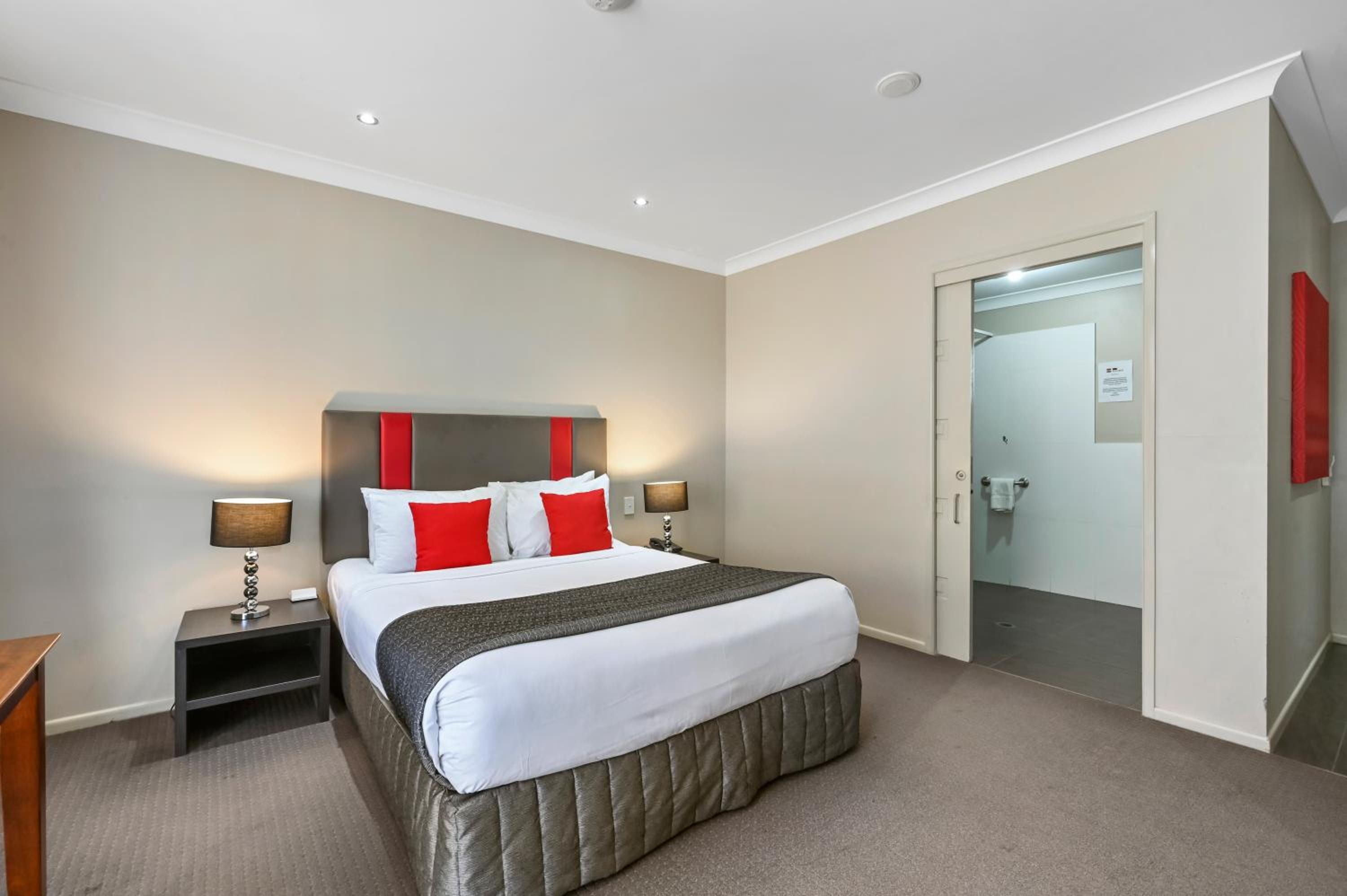 Superior Queen Room - Accessible - Photo 6