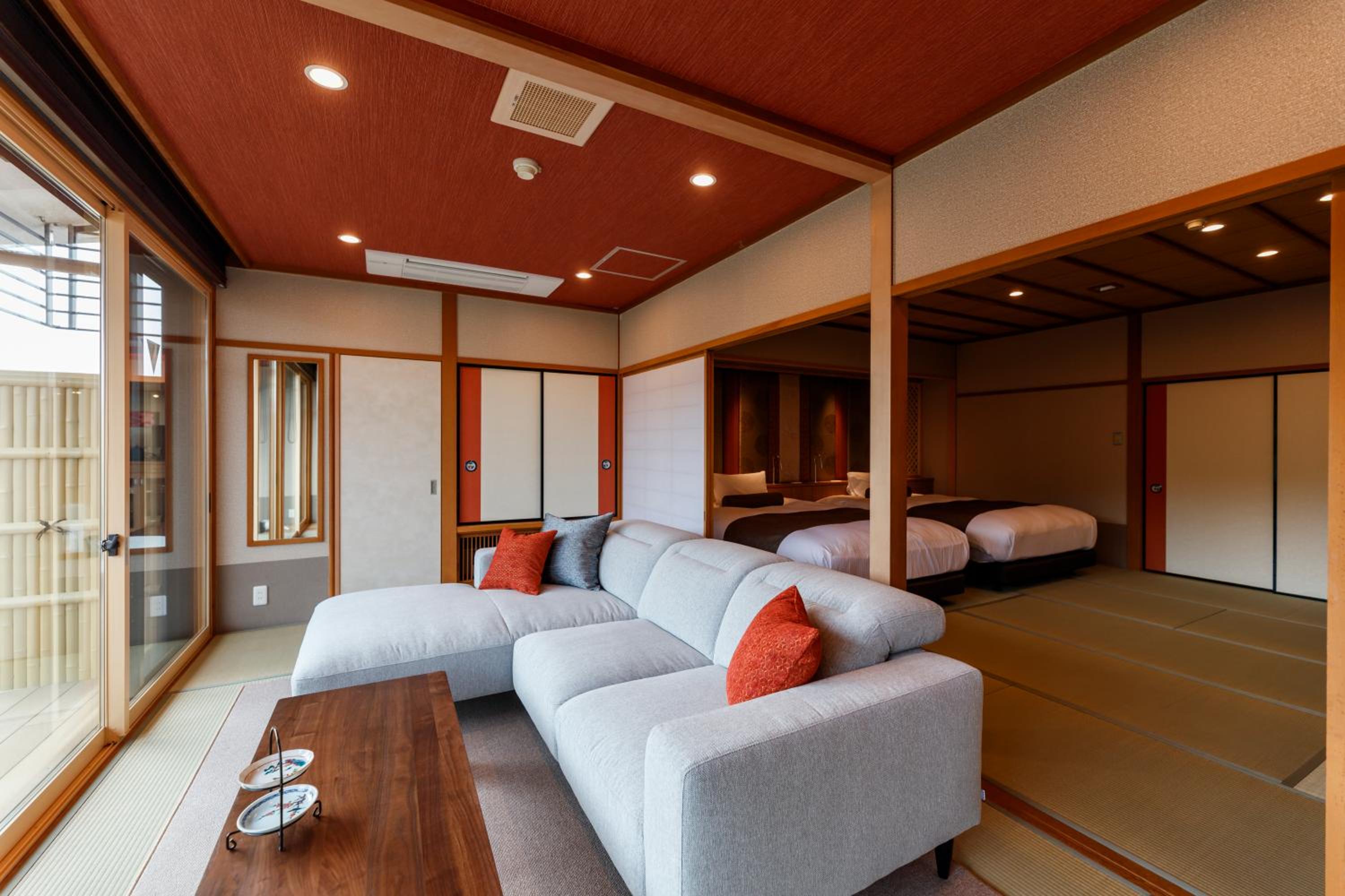 Japanese-Style Family Room with Open-Air Bath photo 1