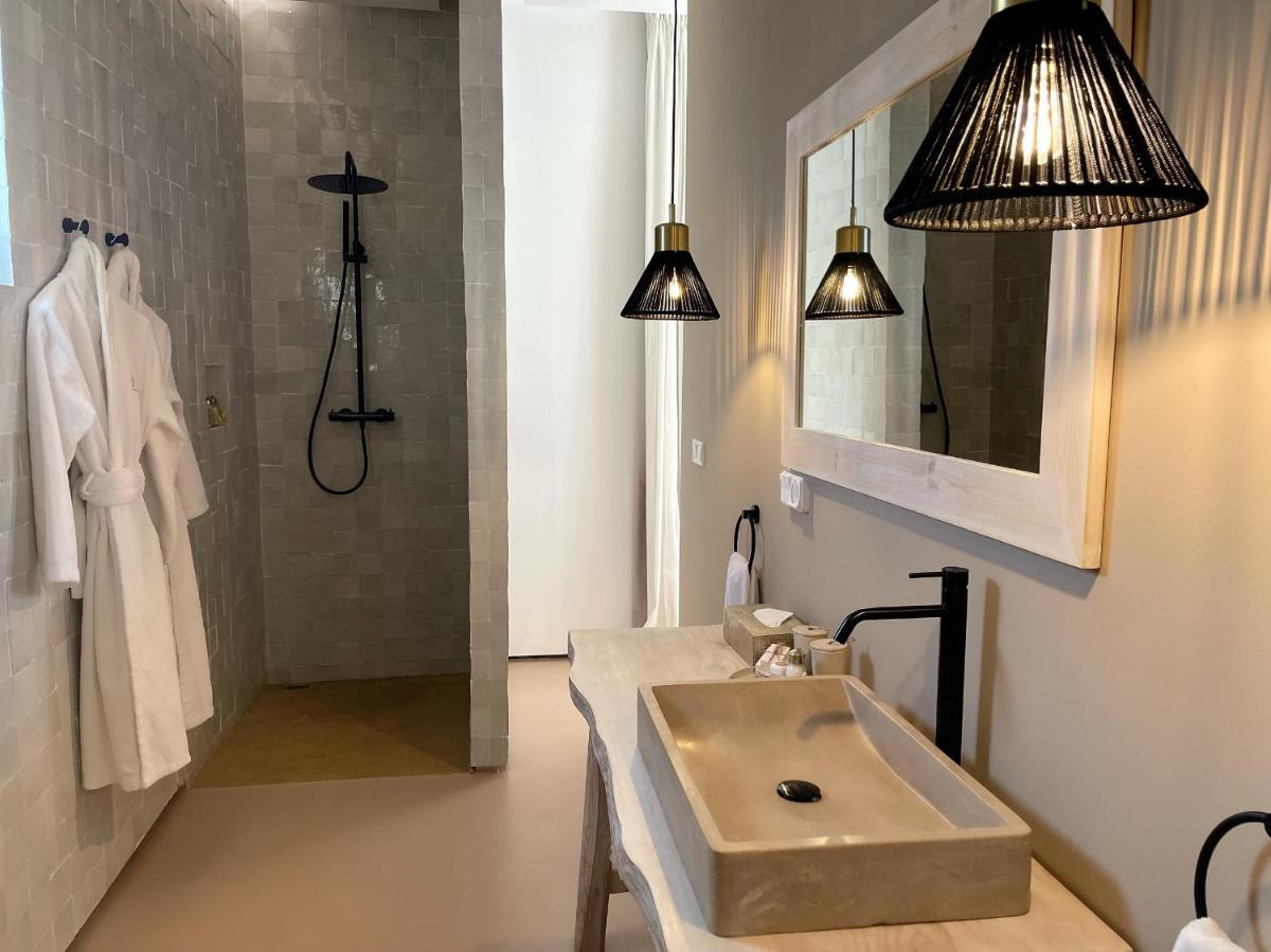 Deluxe Double or Twin Room with Sea View photo 3