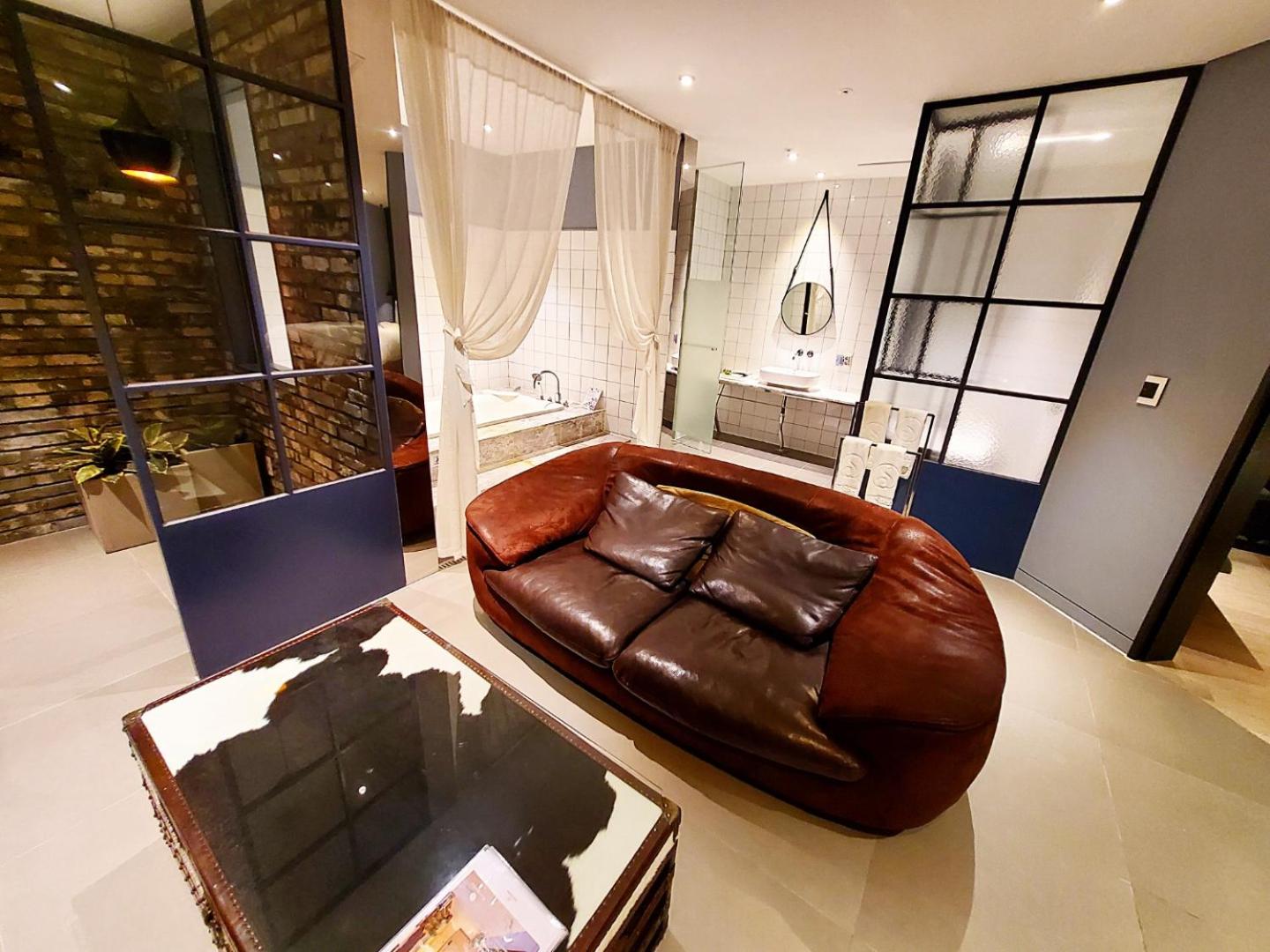 Special Offer_Deluxe Double Plus Room with Cube Chicken Salad & 300 ml of draft beers for 2 - Photo 11