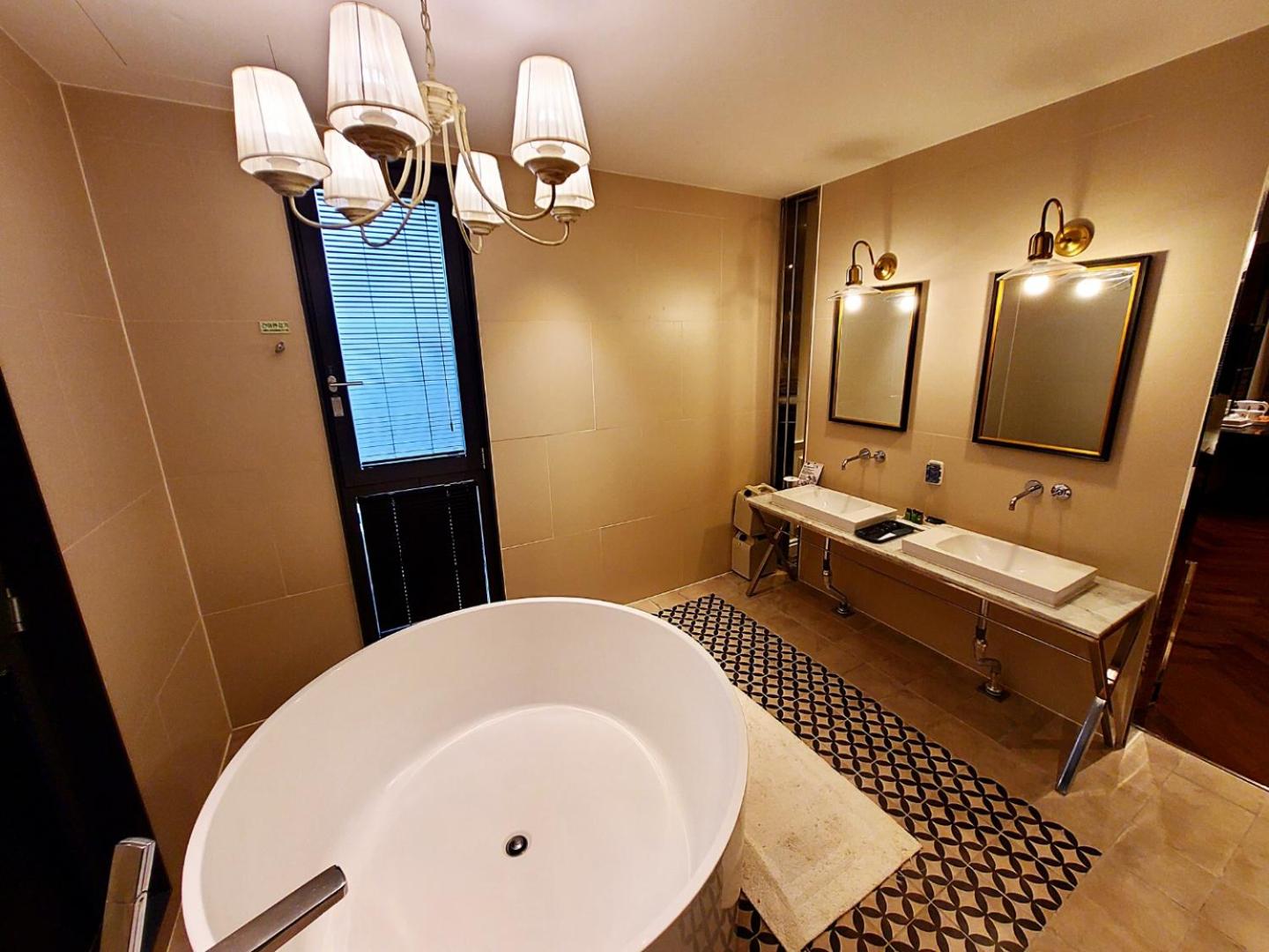 Deluxe Double Room - Photo 5