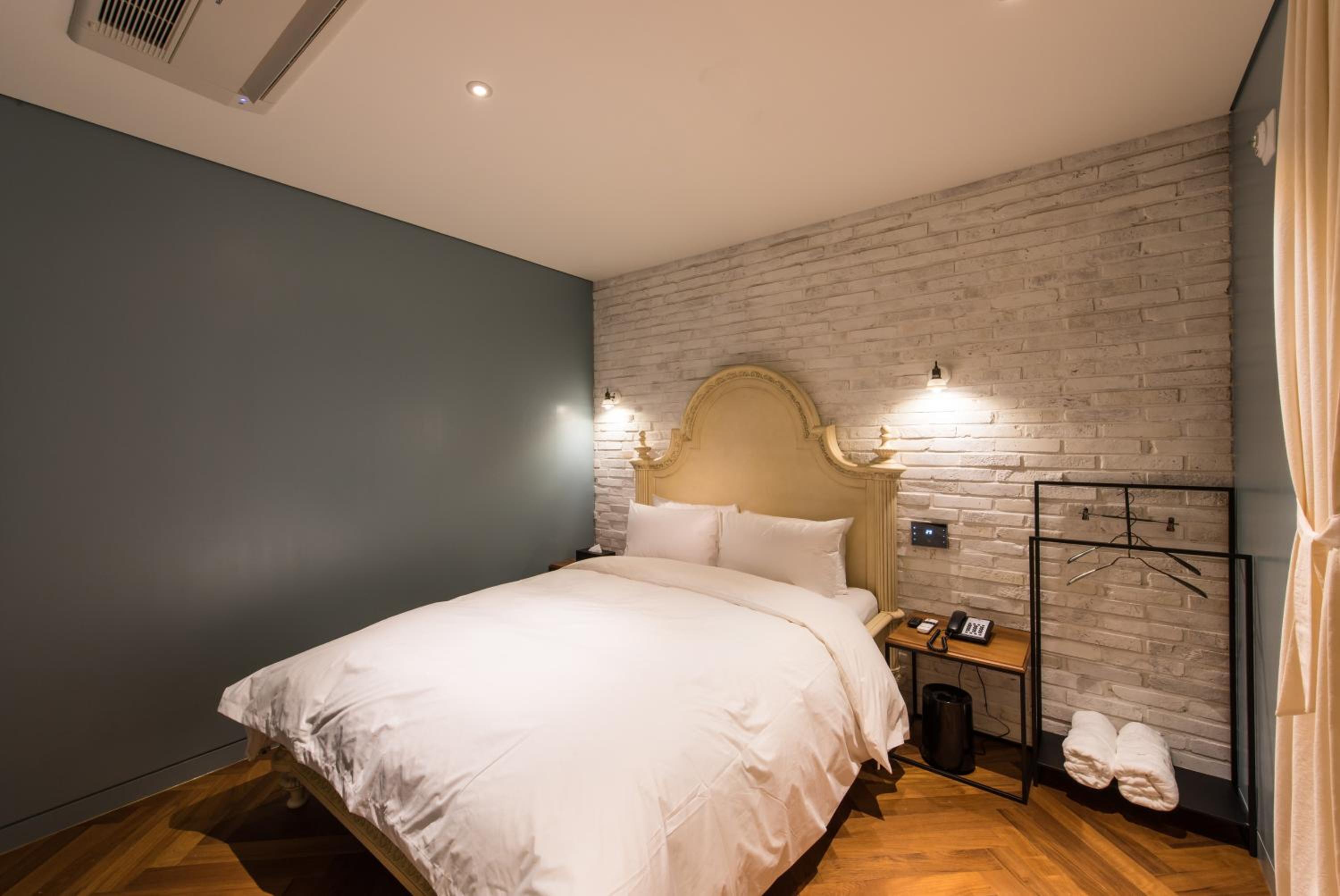Deluxe Double Room - Photo 10