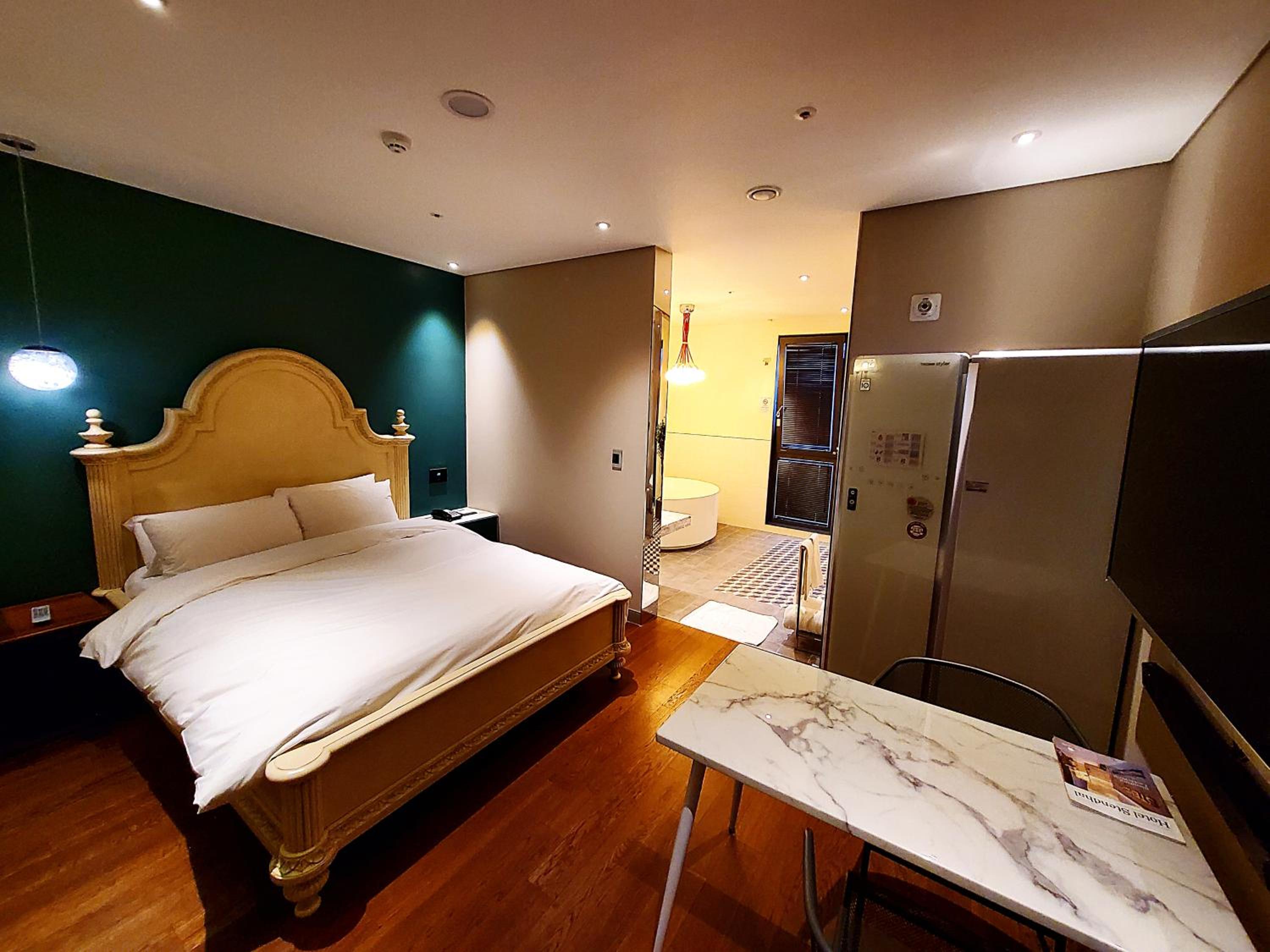 Superior Double Room - Photo 1