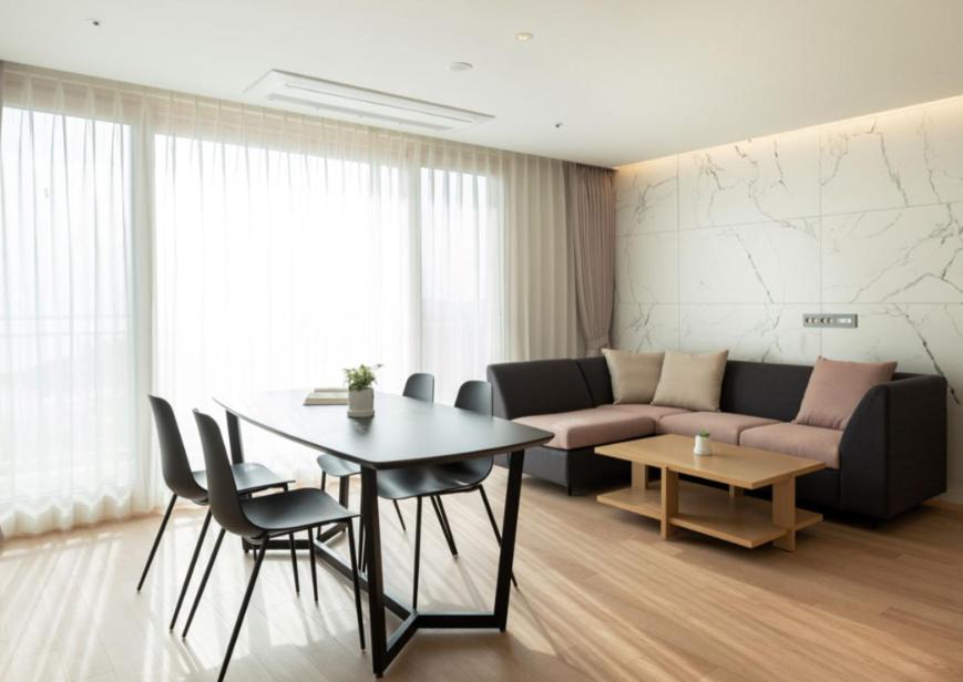 Family Room with Side Sea View & Kitchen - Photo 4