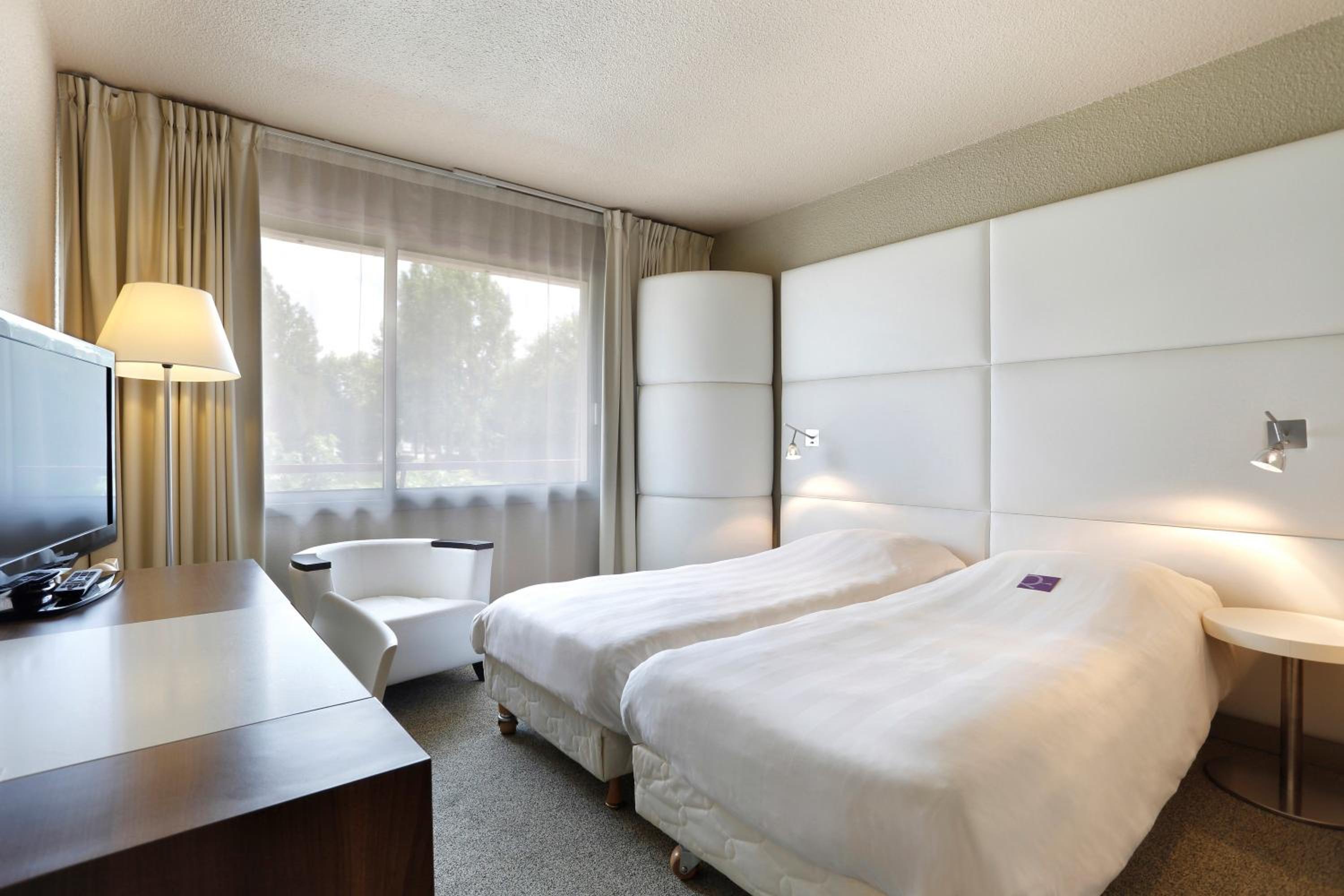 Standard Room with 2 Single Beds - Non-Smoking - Photo 4