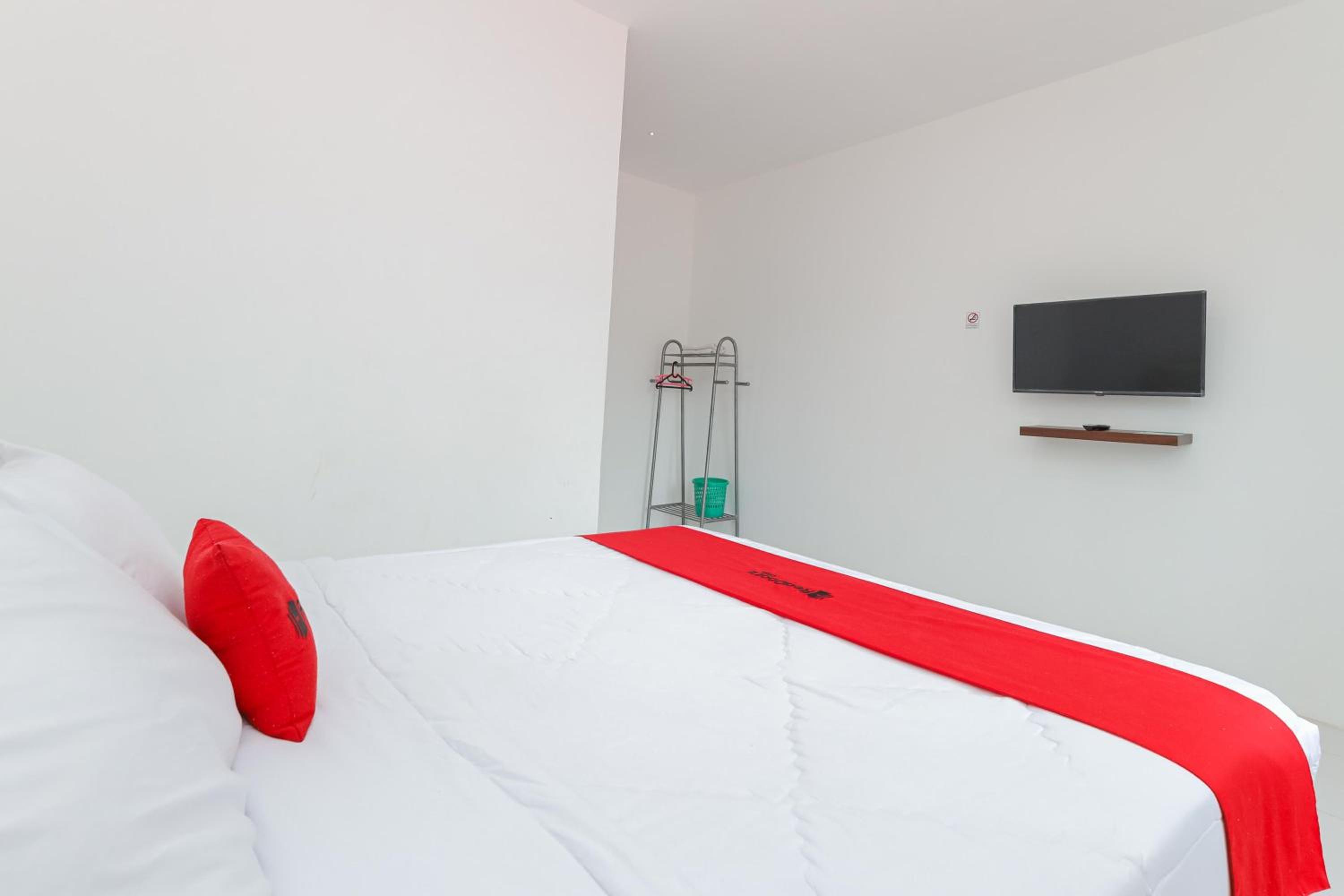 Standard Double Room - Photo 7