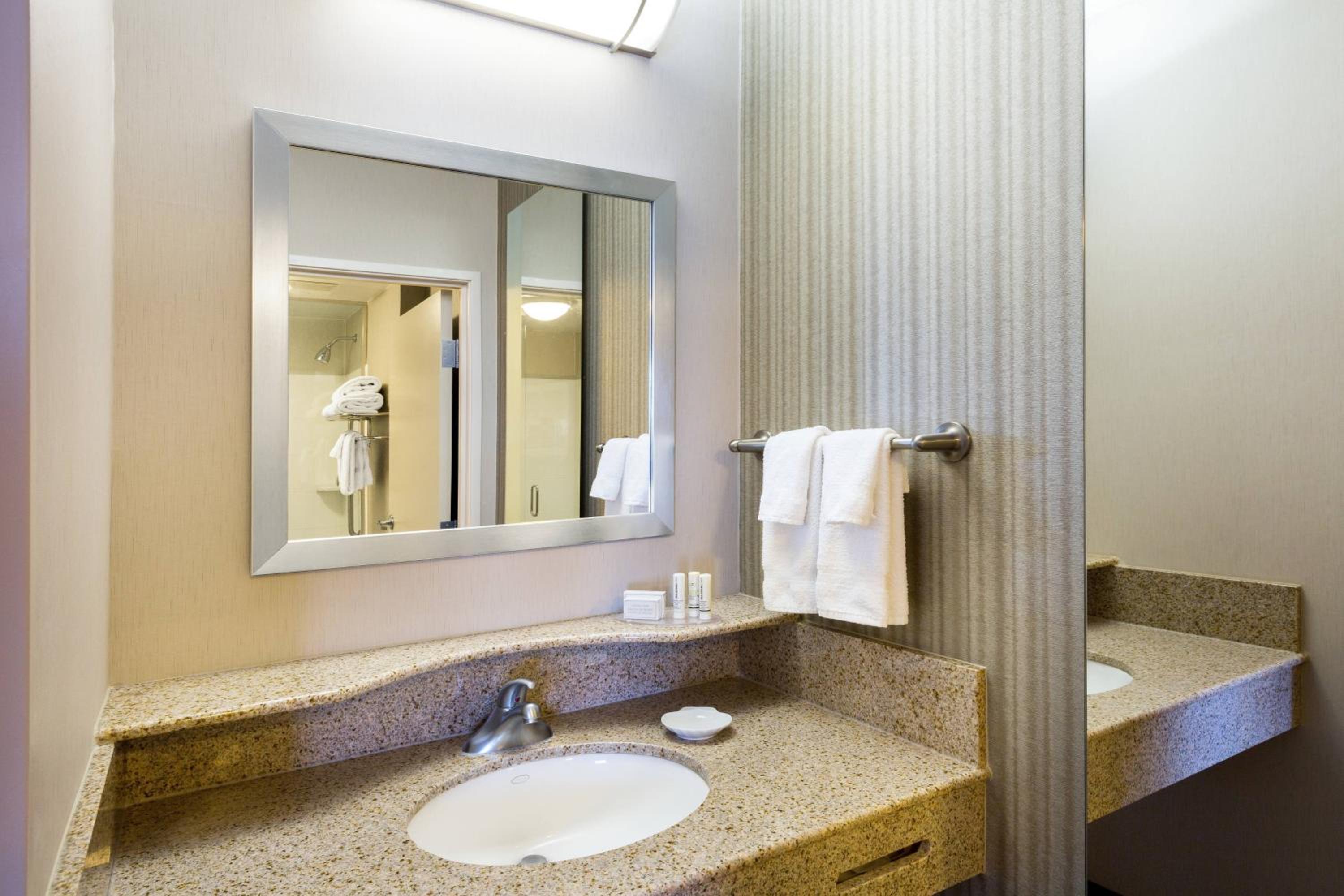 King Suite - Photo 2