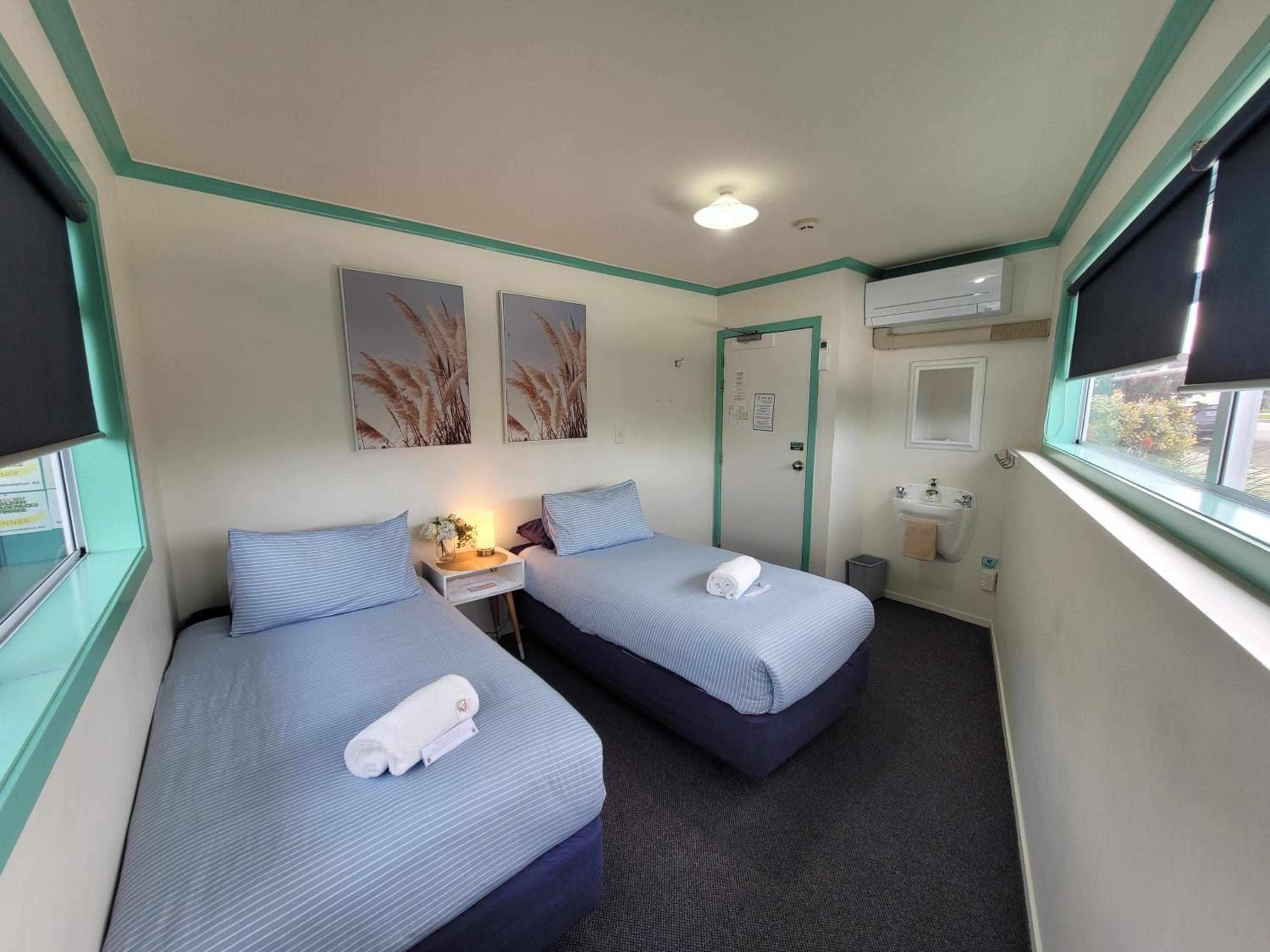 Twin Room with Shared Bathroom photo 1