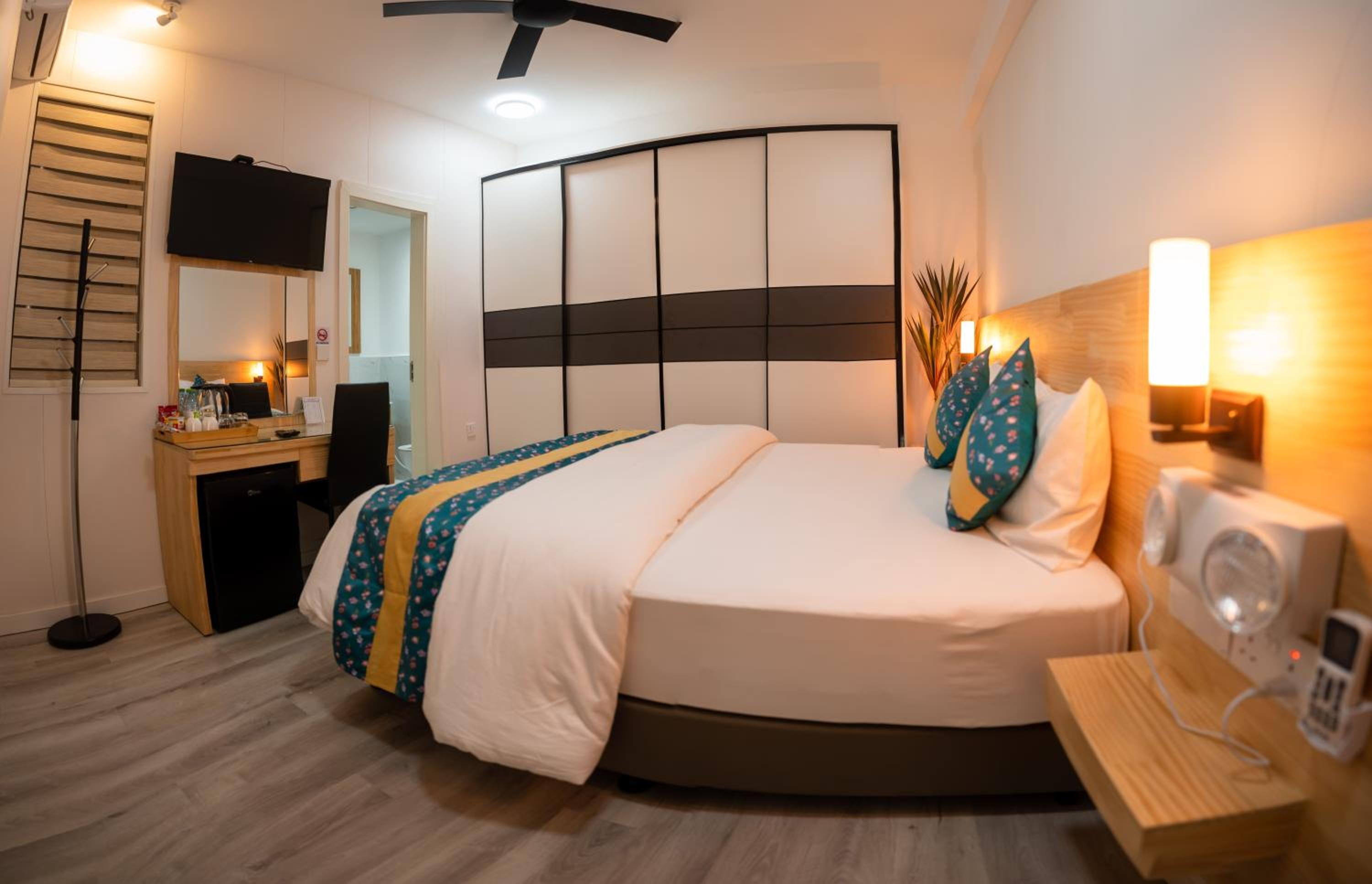 Deluxe Double Room - Photo 17