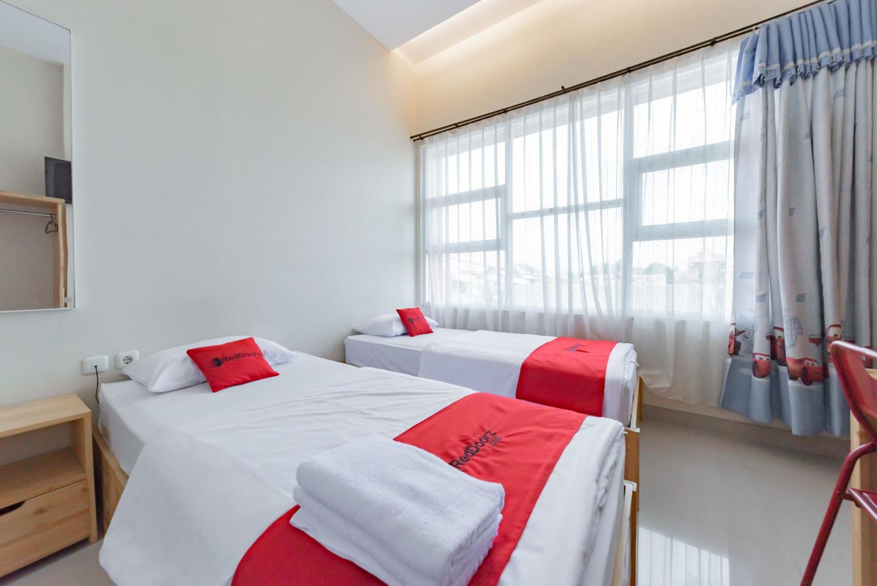 Twin Room - Photo 1