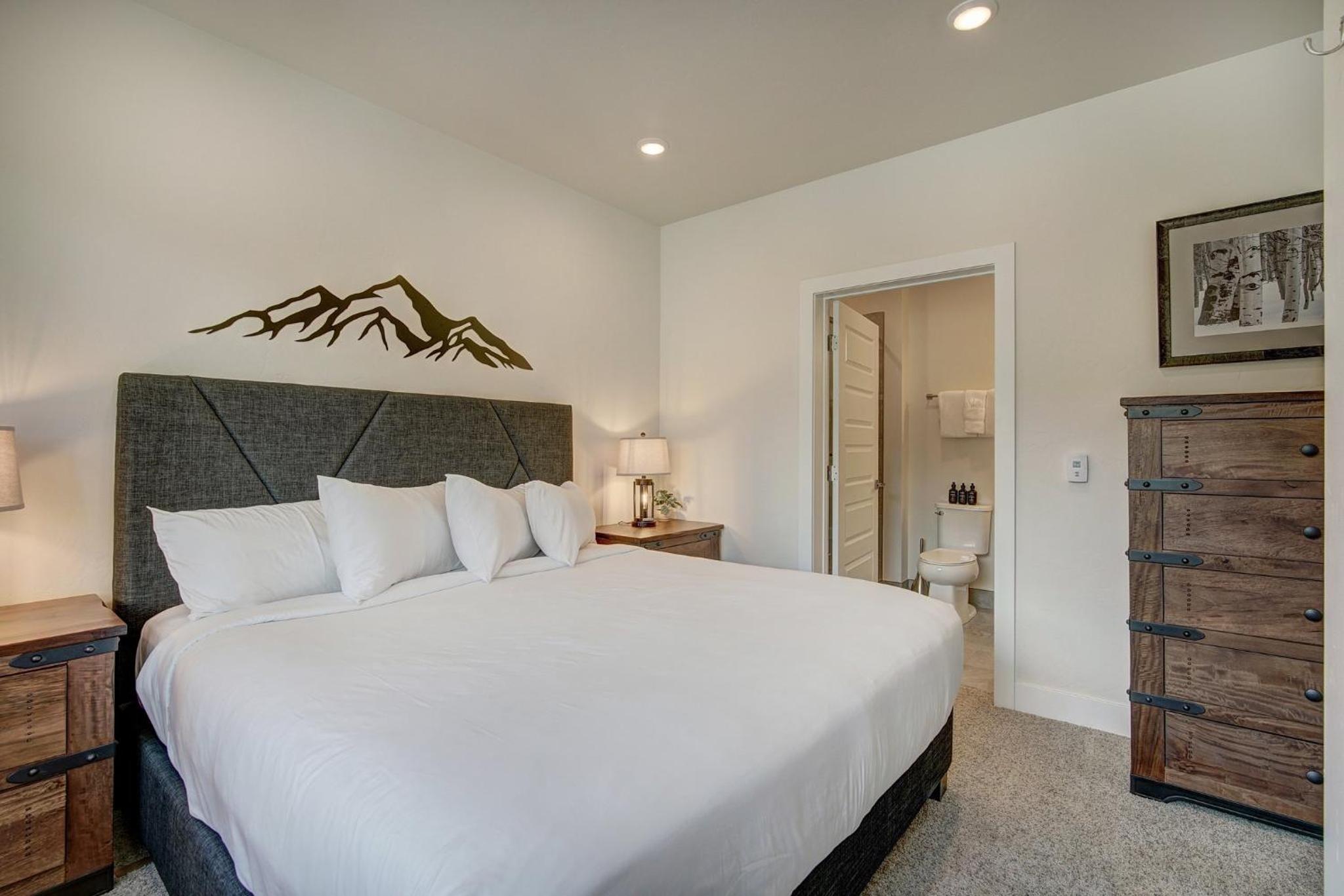 Two-Bedroom Apartment - Photo 6