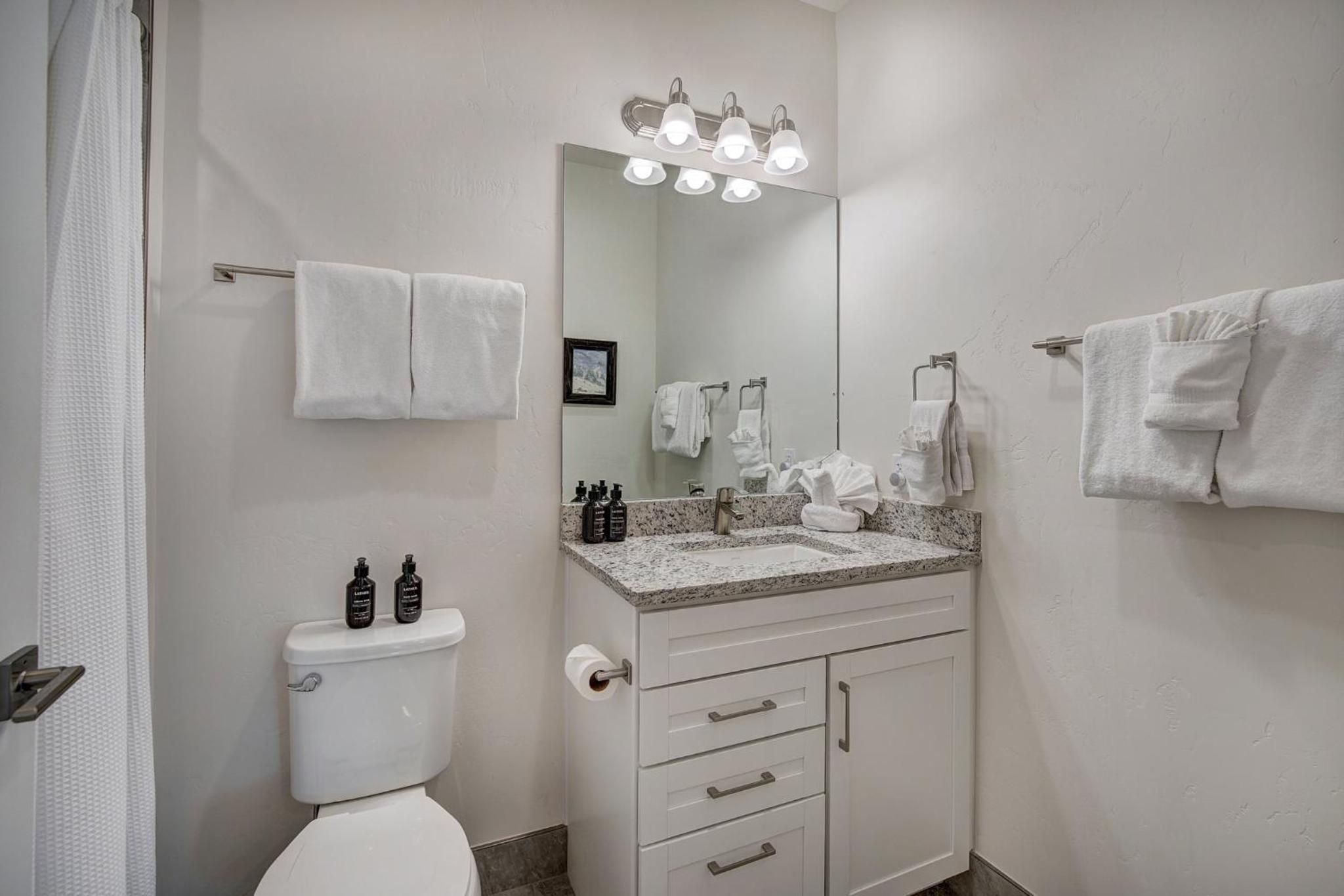Two-Bedroom Apartment - Photo 9