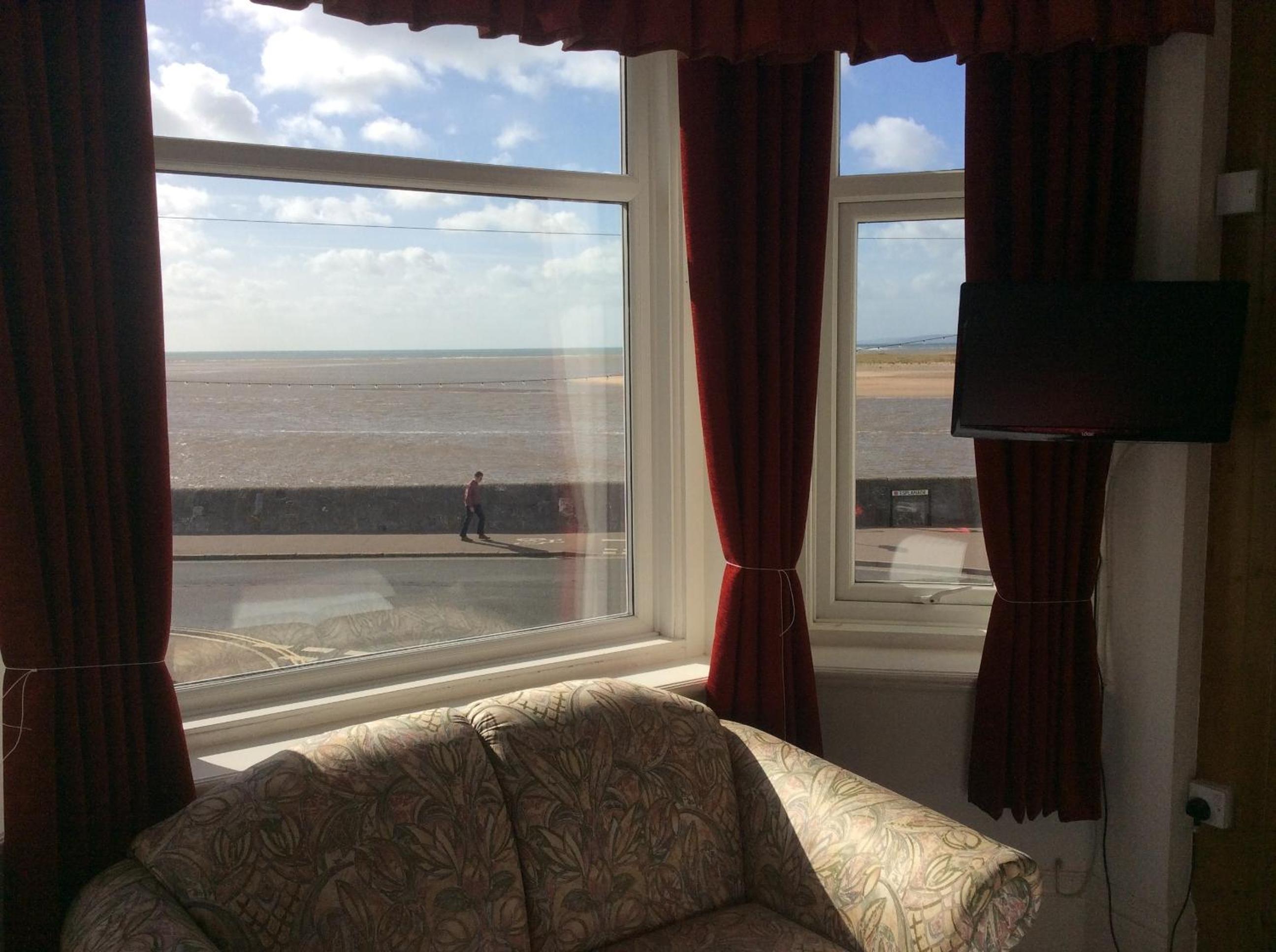 Twin Room with Sea View photo 3