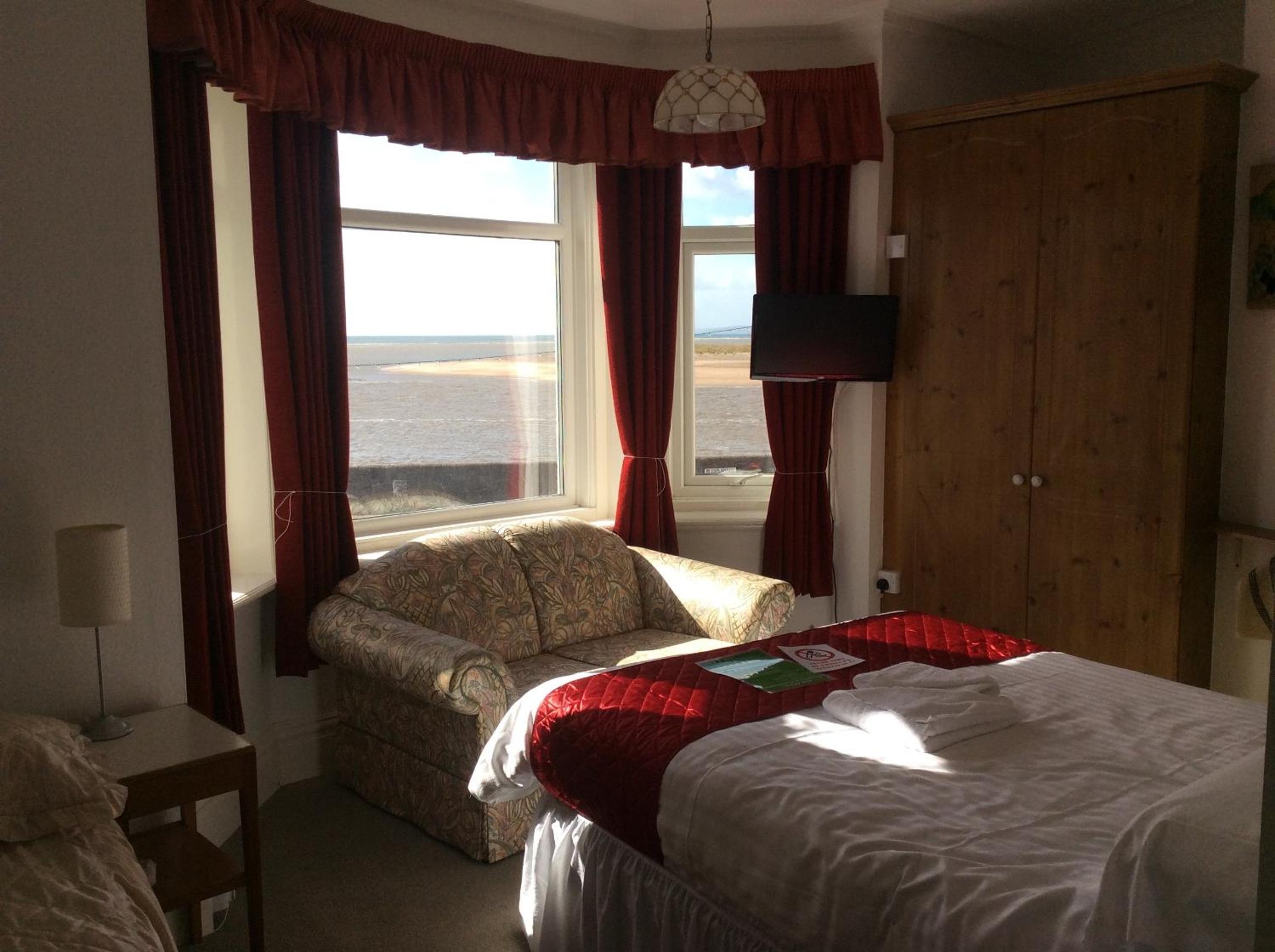 Family Room with Sea View (2 Adults + 1 Child up to 5 years old)   - Photo 2